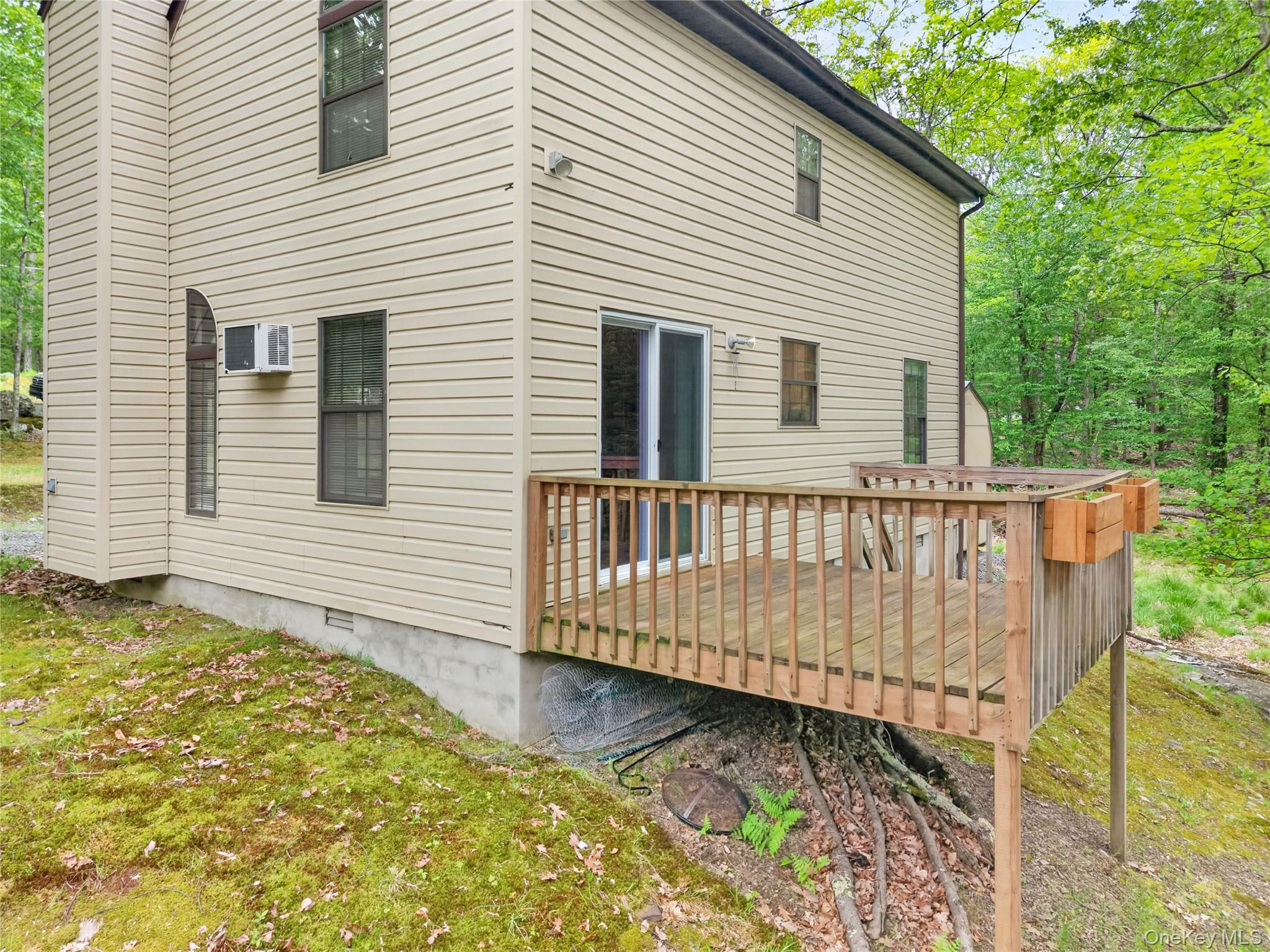 Single Family Ledgeview Drive  Out Of Area, NY 18428, MLS-1002708-43