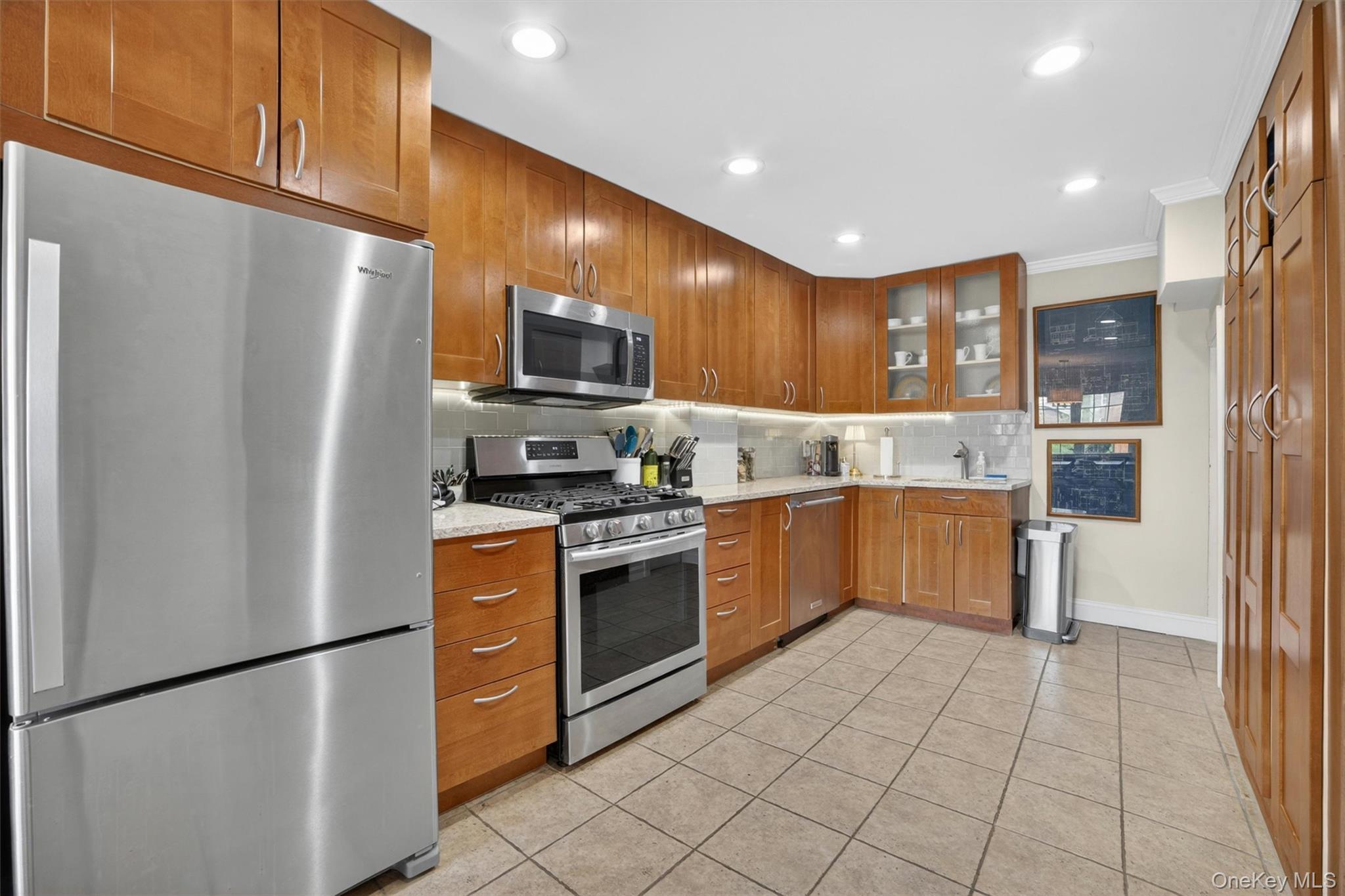 Single Family Herkimer Bronx, NY 10470, MLS-1002754-11