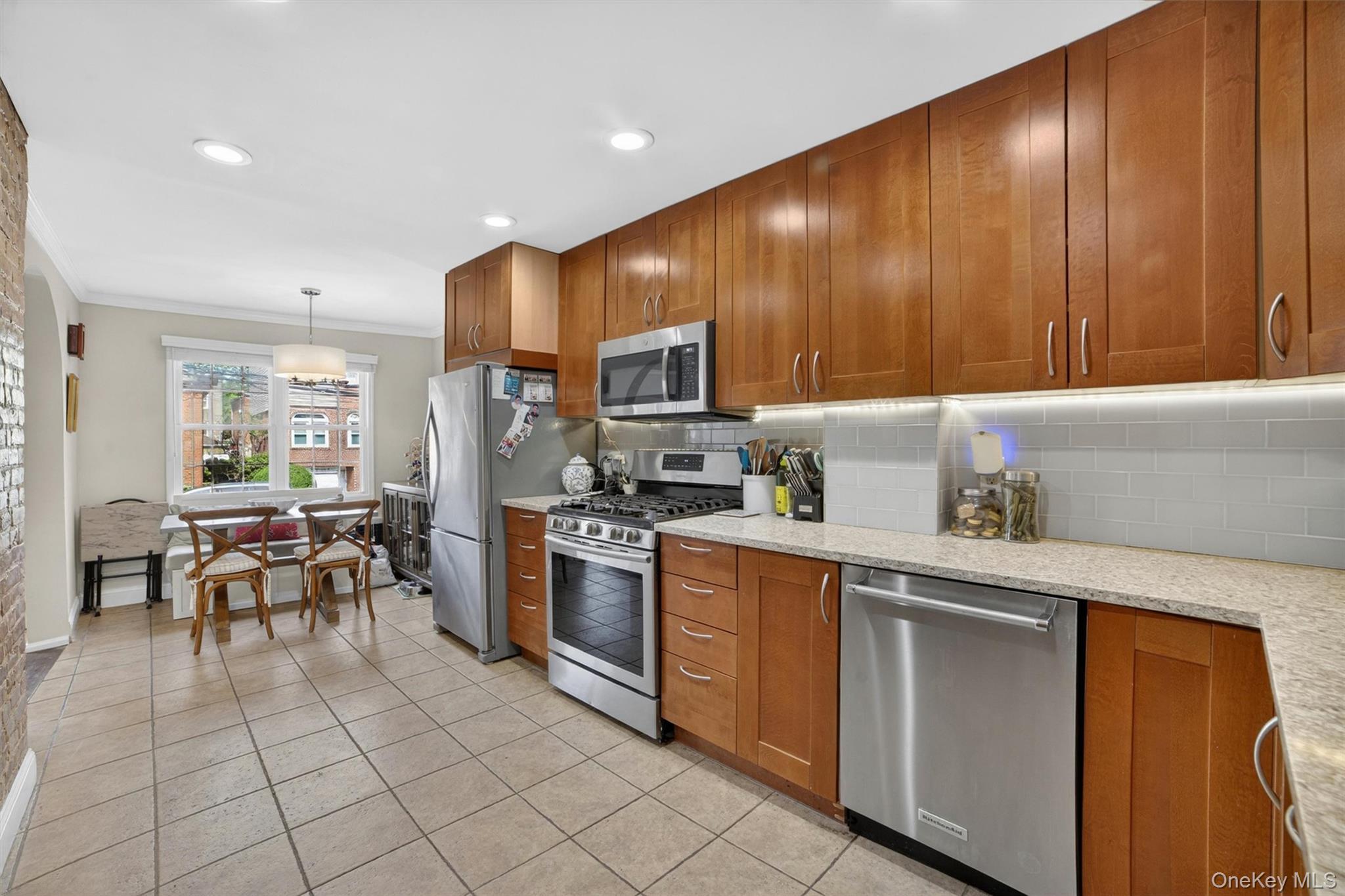 Single Family Herkimer Bronx, NY 10470, MLS-1002754-13