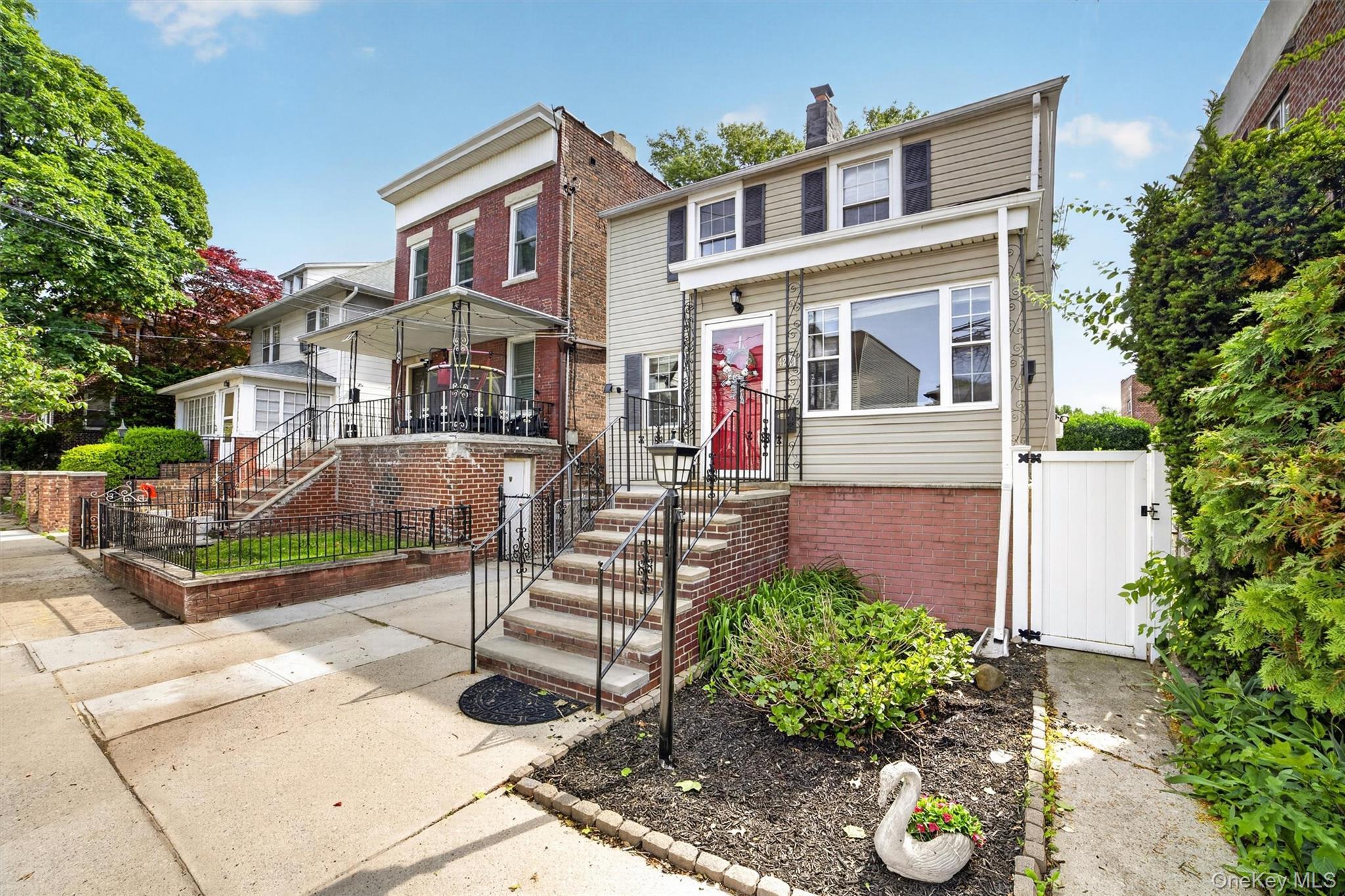 Single Family Herkimer Bronx, NY 10470, MLS-1002754-39