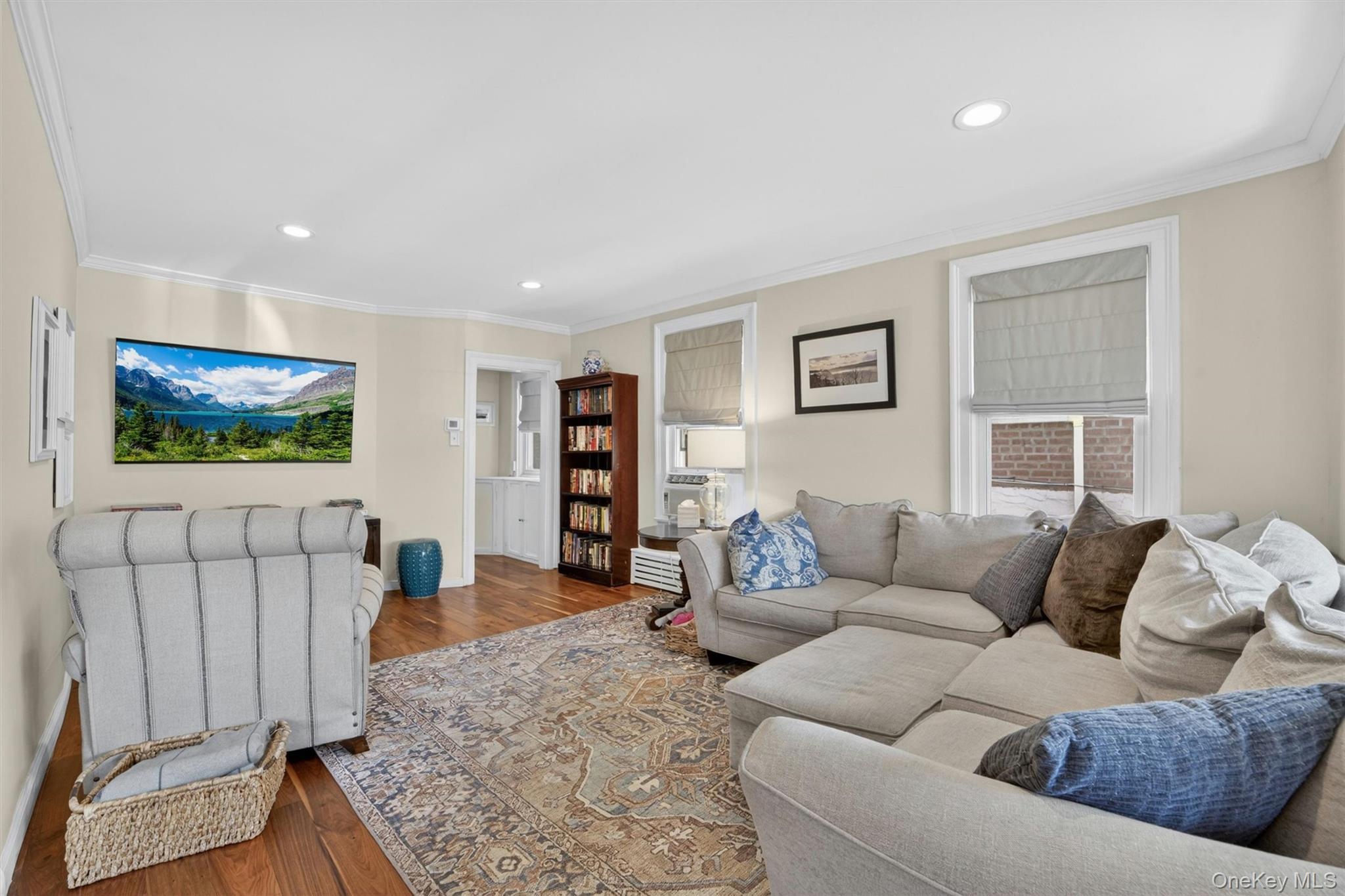 Single Family Herkimer Bronx, NY 10470, MLS-1002754-4