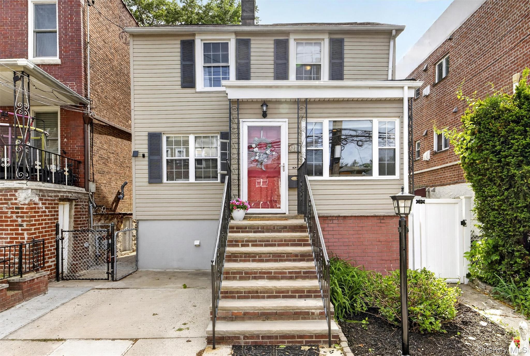 Single Family Herkimer  Bronx, NY 10470, MLS-1002754-42