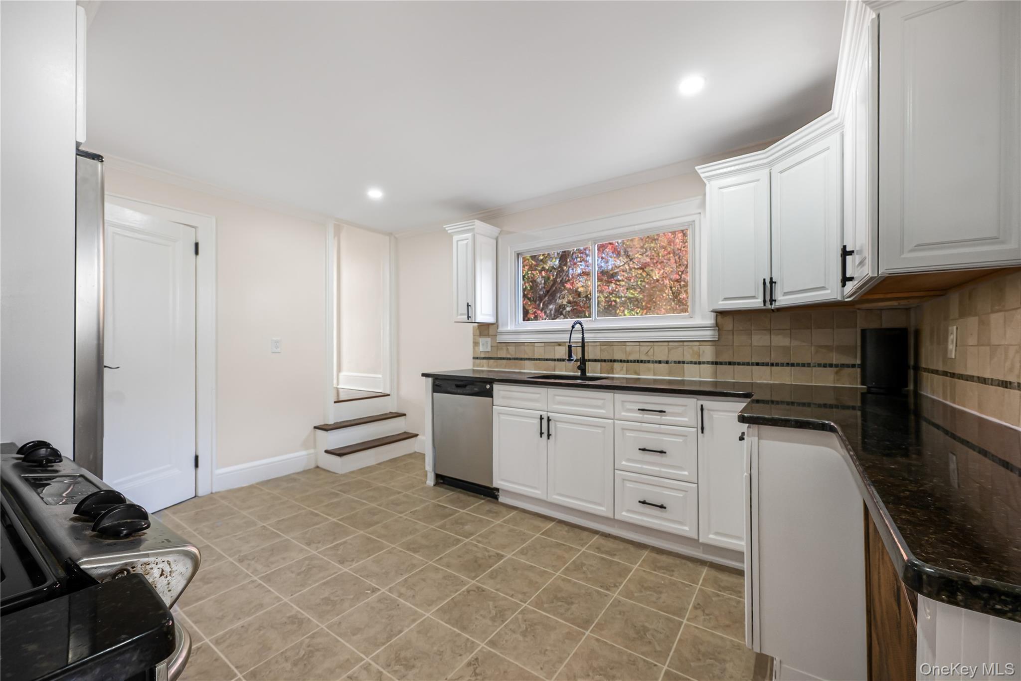 Single Family Hillcrest Road Westchester County, NY 10530, MLS-1002756-21