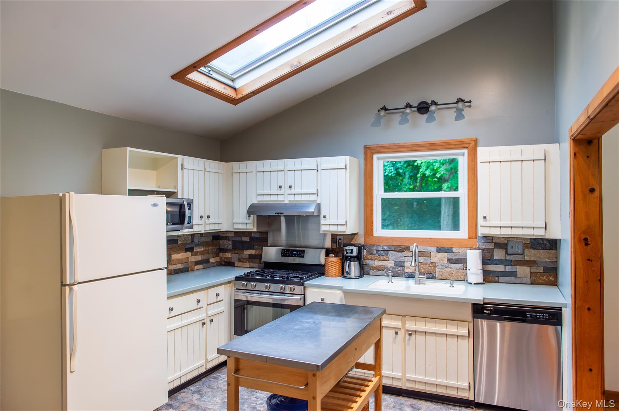 Single Family Chaucer Road Dutchess County, NY 12580, MLS-1002764-10