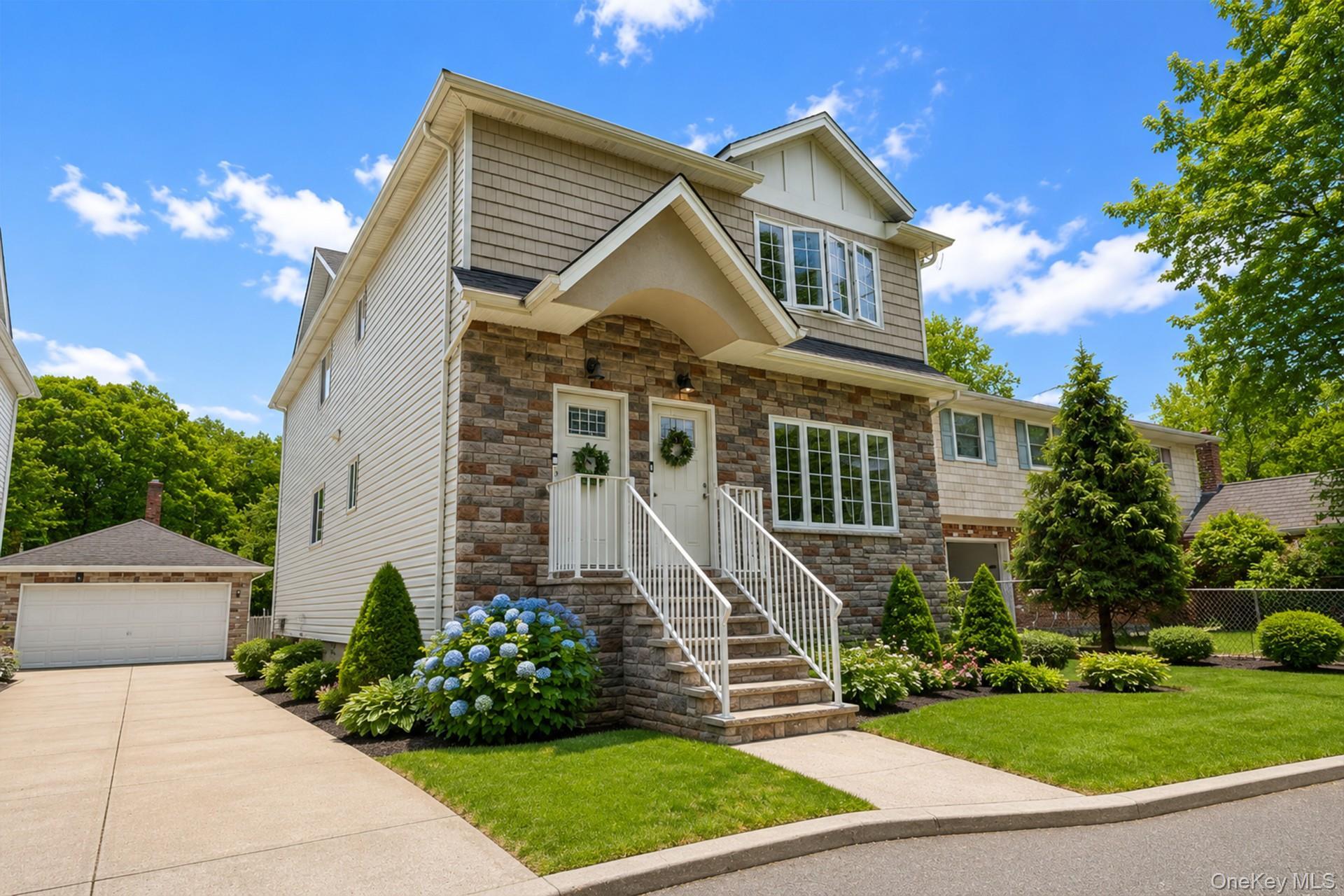 Single Family Mac Gregor Street Staten Island, NY 10309, MLS-1002828-2