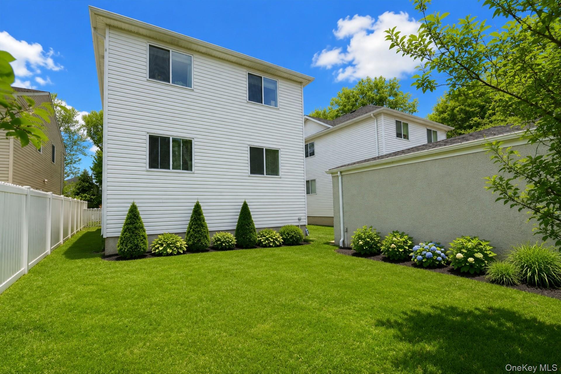Single Family Mac Gregor Street Staten Island, NY 10309, MLS-1002828-3