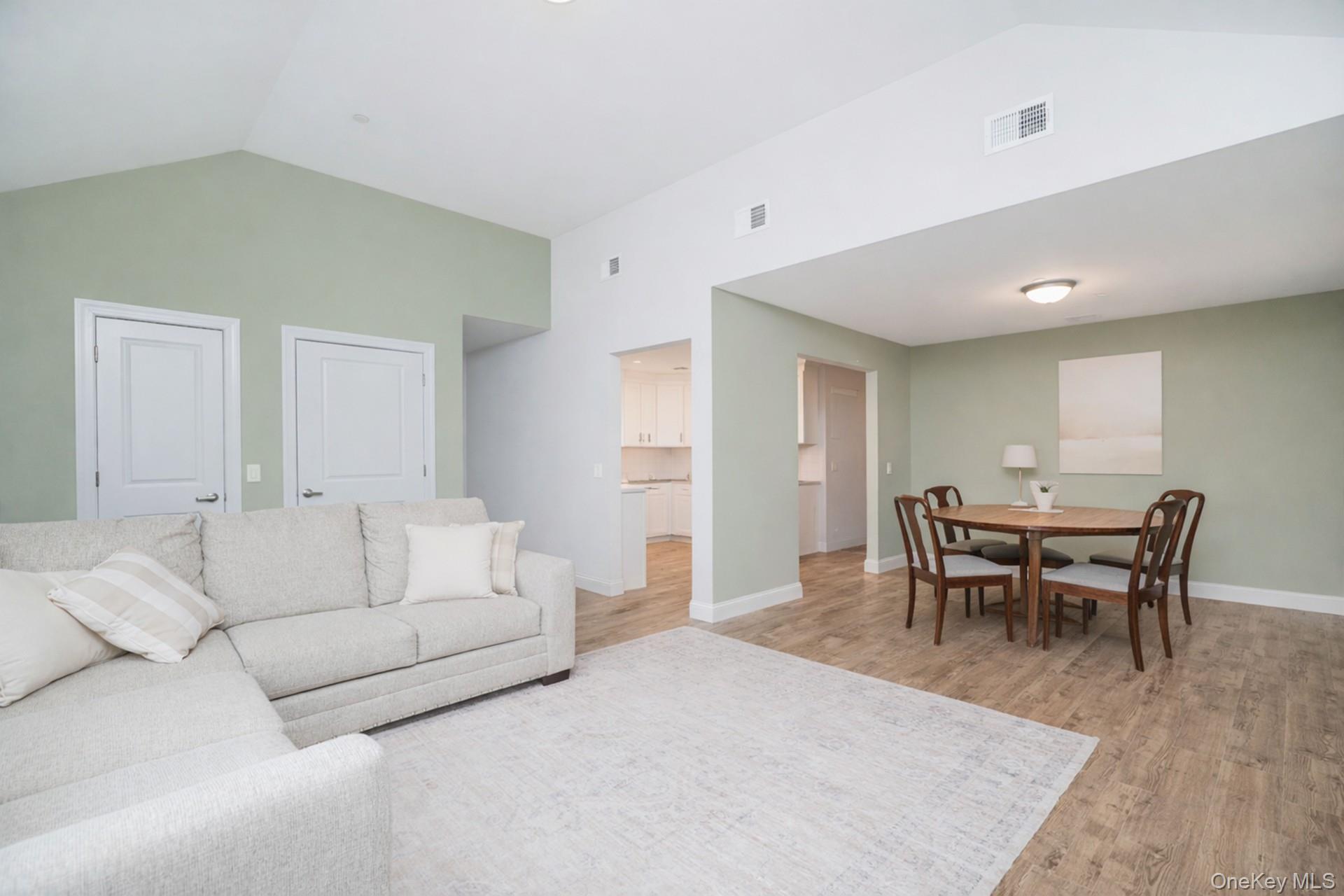Single Family Mac Gregor Street Staten Island, NY 10309, MLS-1002828-7