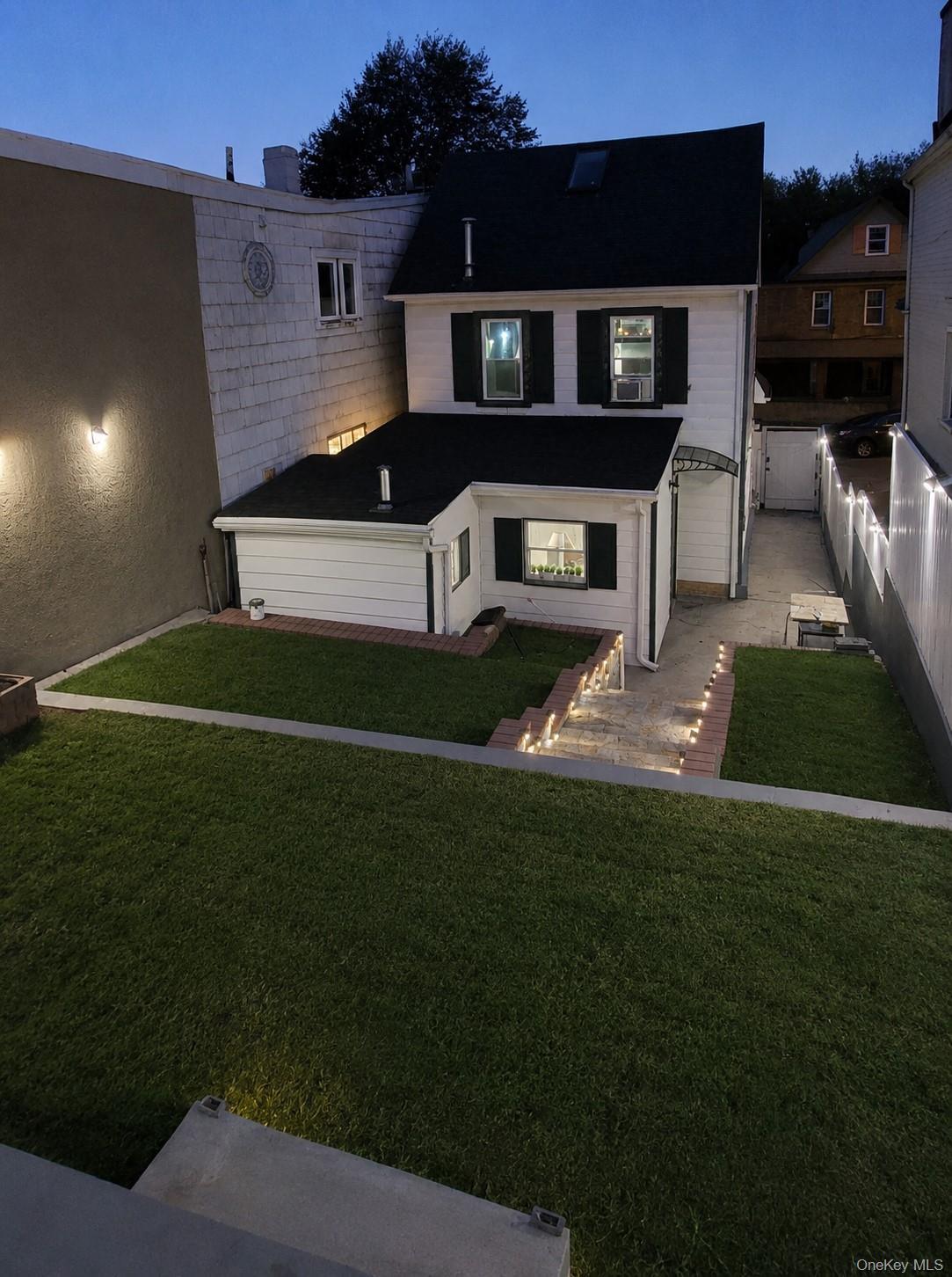 Single Family Van Tuyl Street Staten Island, NY 10301, MLS-1002830-31