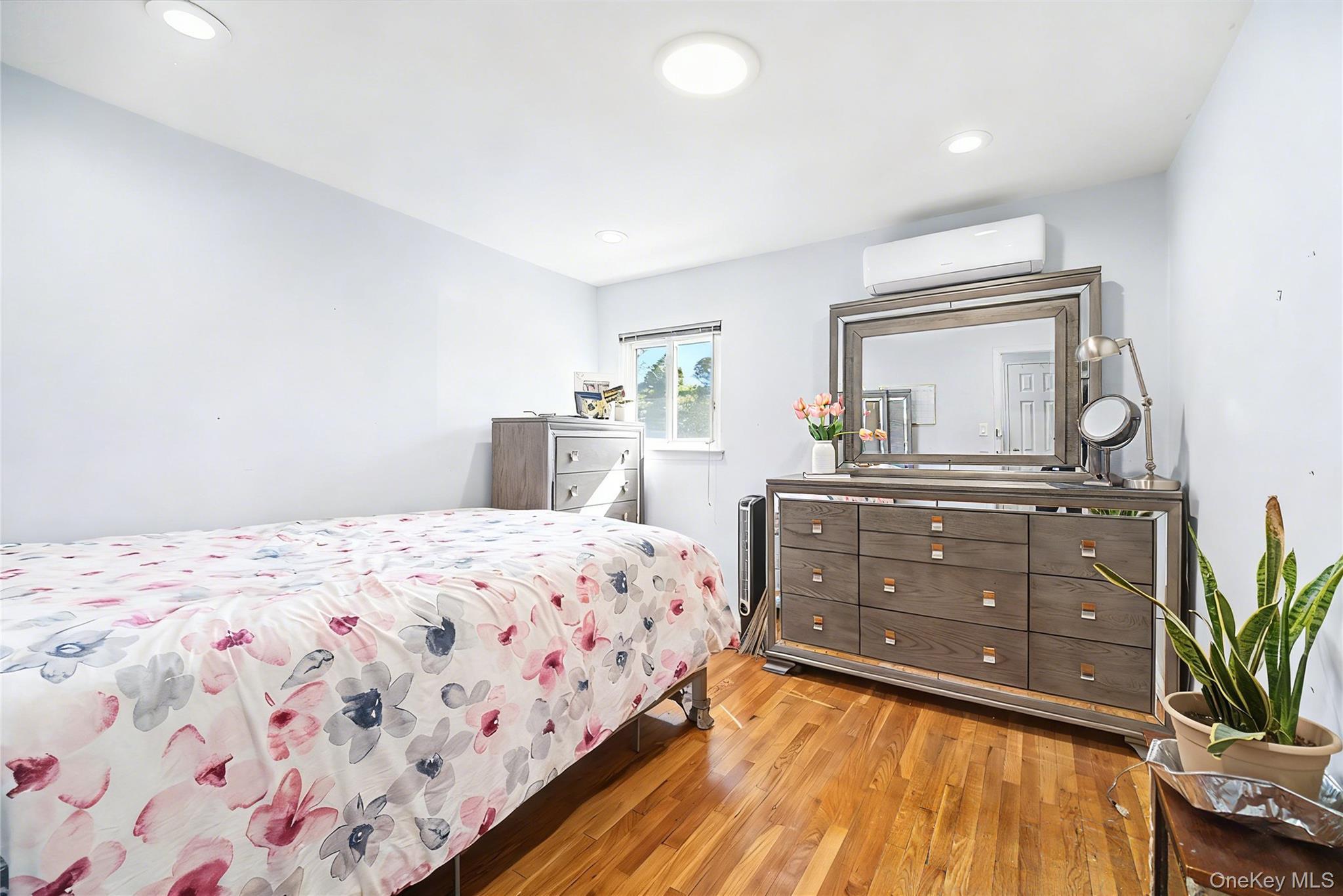 Single Family N Marginal Road  Nassau County, NY 11753, MLS-1002920-15