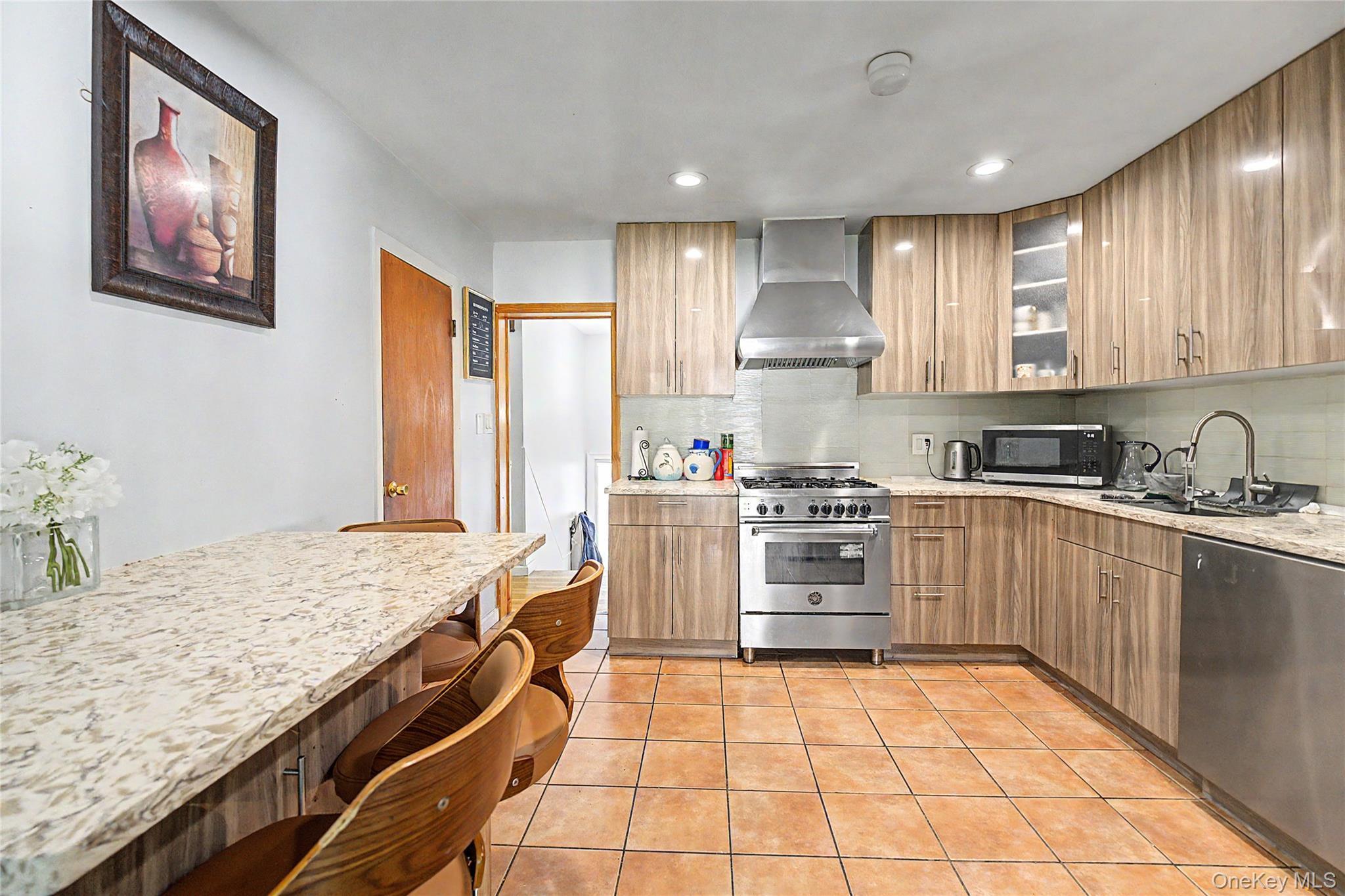 Single Family N Marginal Road  Nassau County, NY 11753, MLS-1002920-8