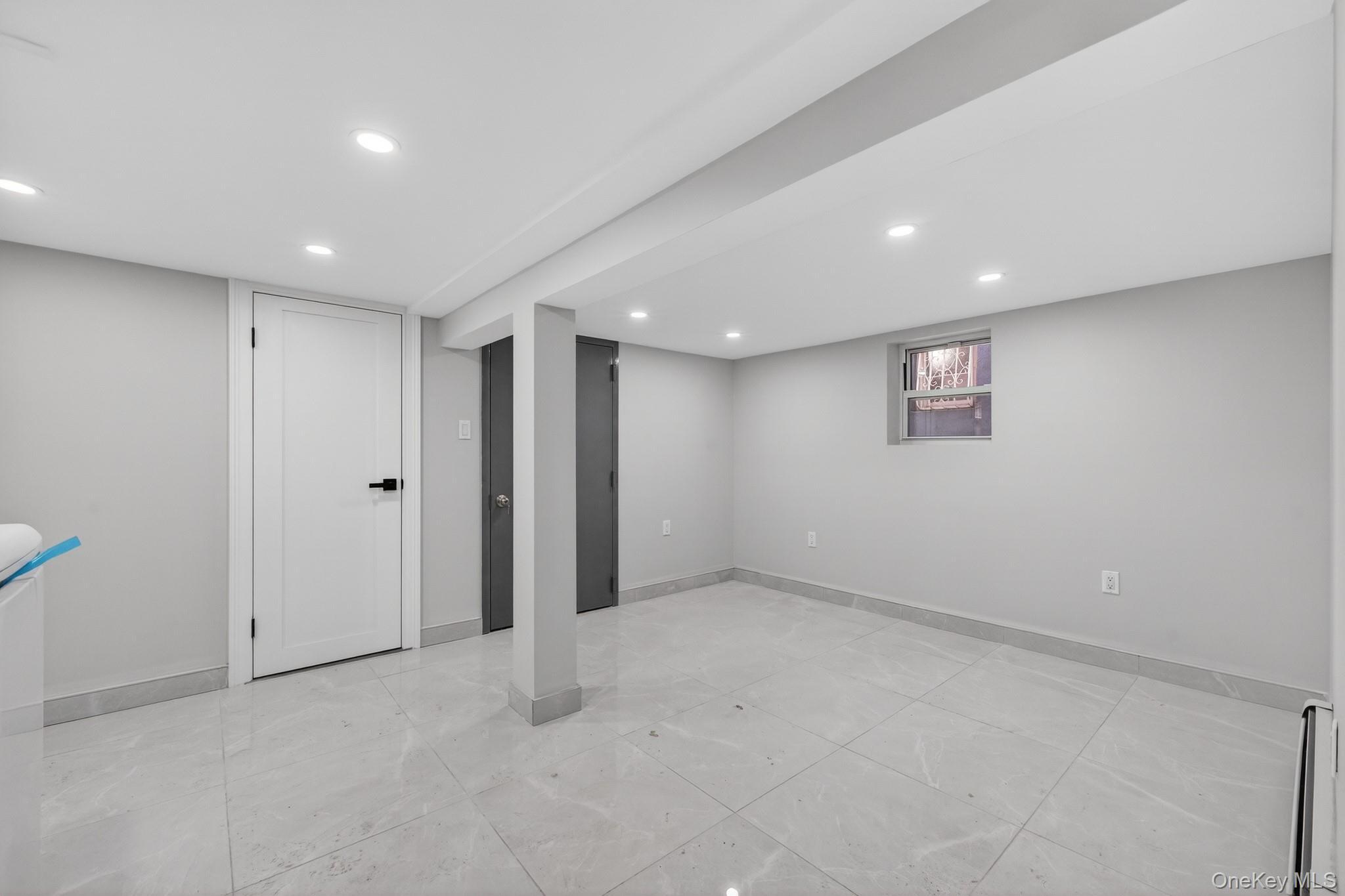 Single Family Murdock Avenue Bronx, NY 10466, MLS-1002937-10