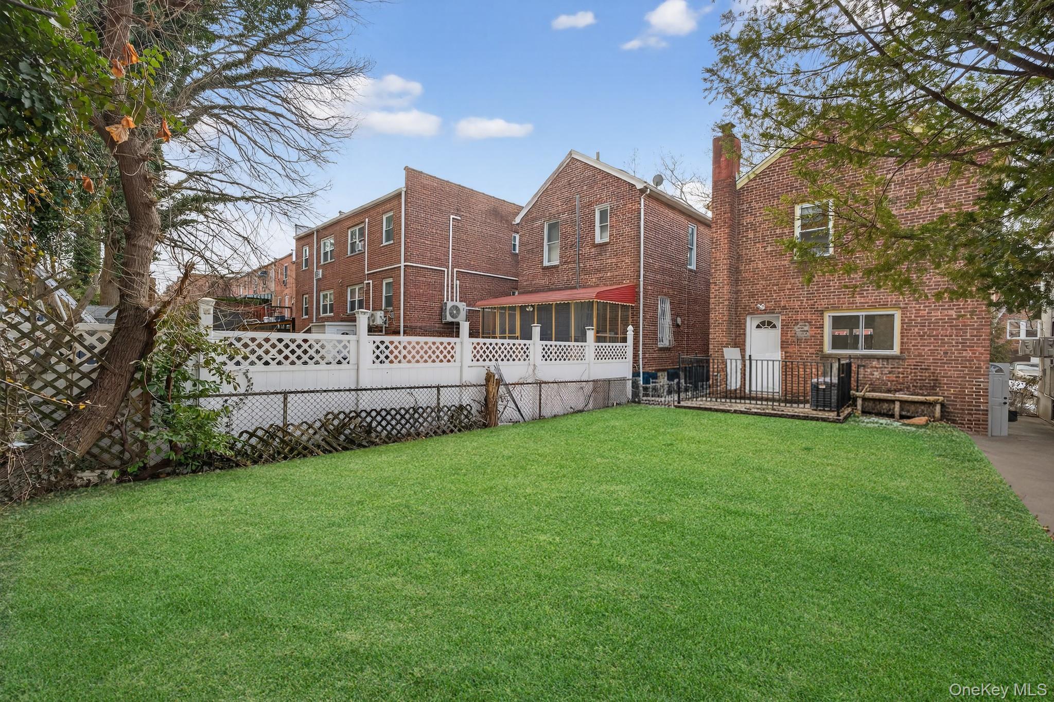 Single Family Murdock Avenue Bronx, NY 10466, MLS-1002937-12