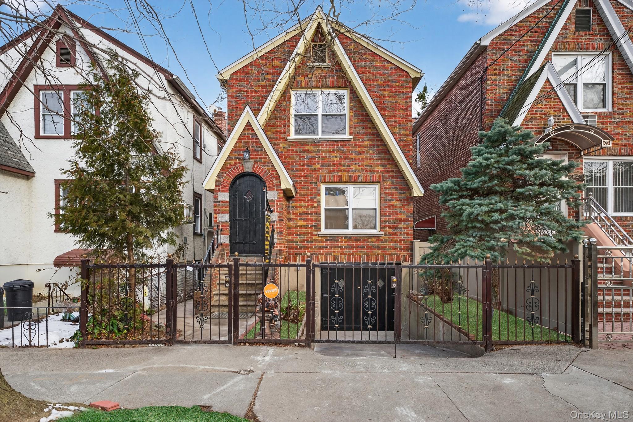 Single Family Murdock Avenue  Bronx, NY 10466, MLS-1002937-13