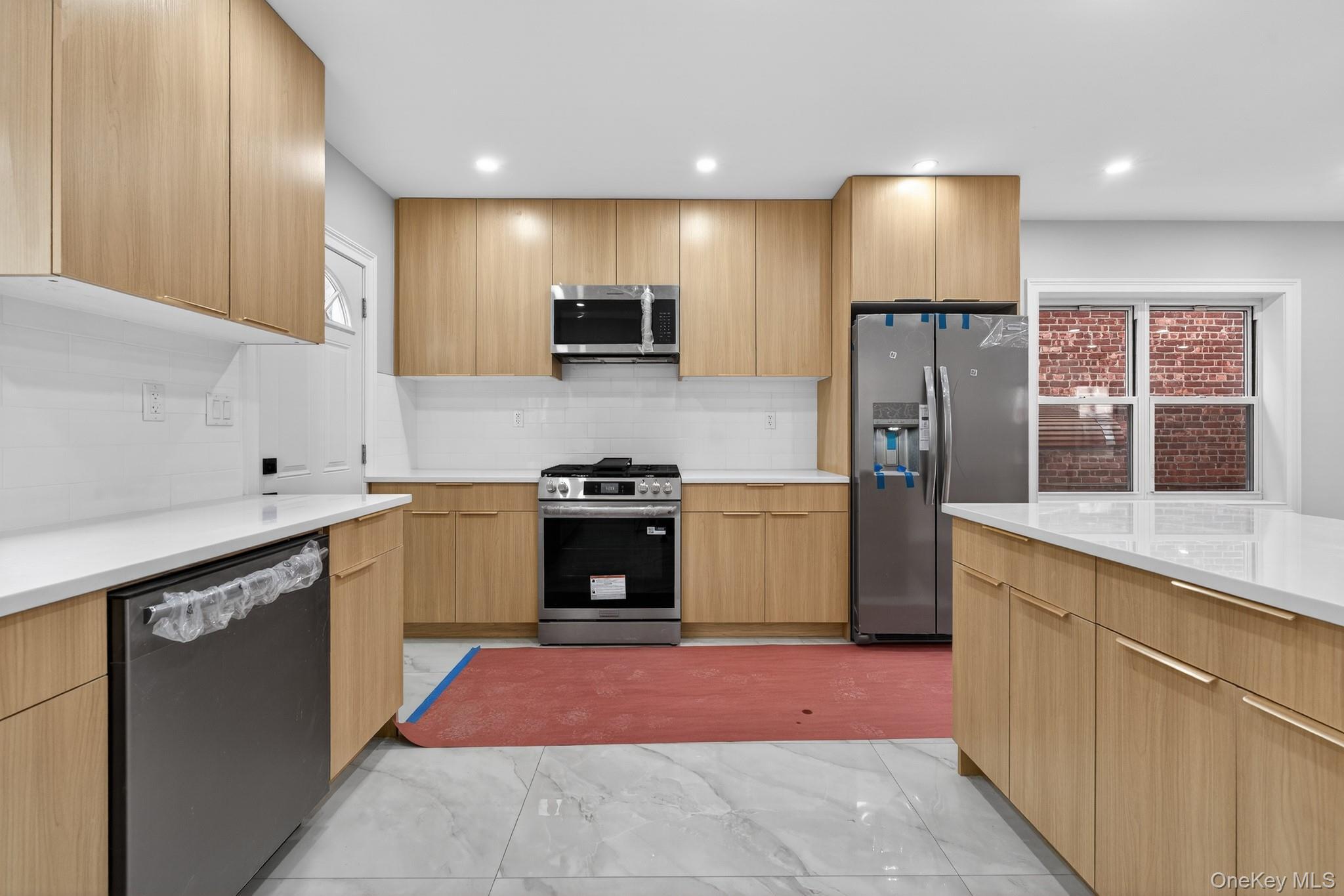 Single Family Murdock Avenue Bronx, NY 10466, MLS-1002937-3