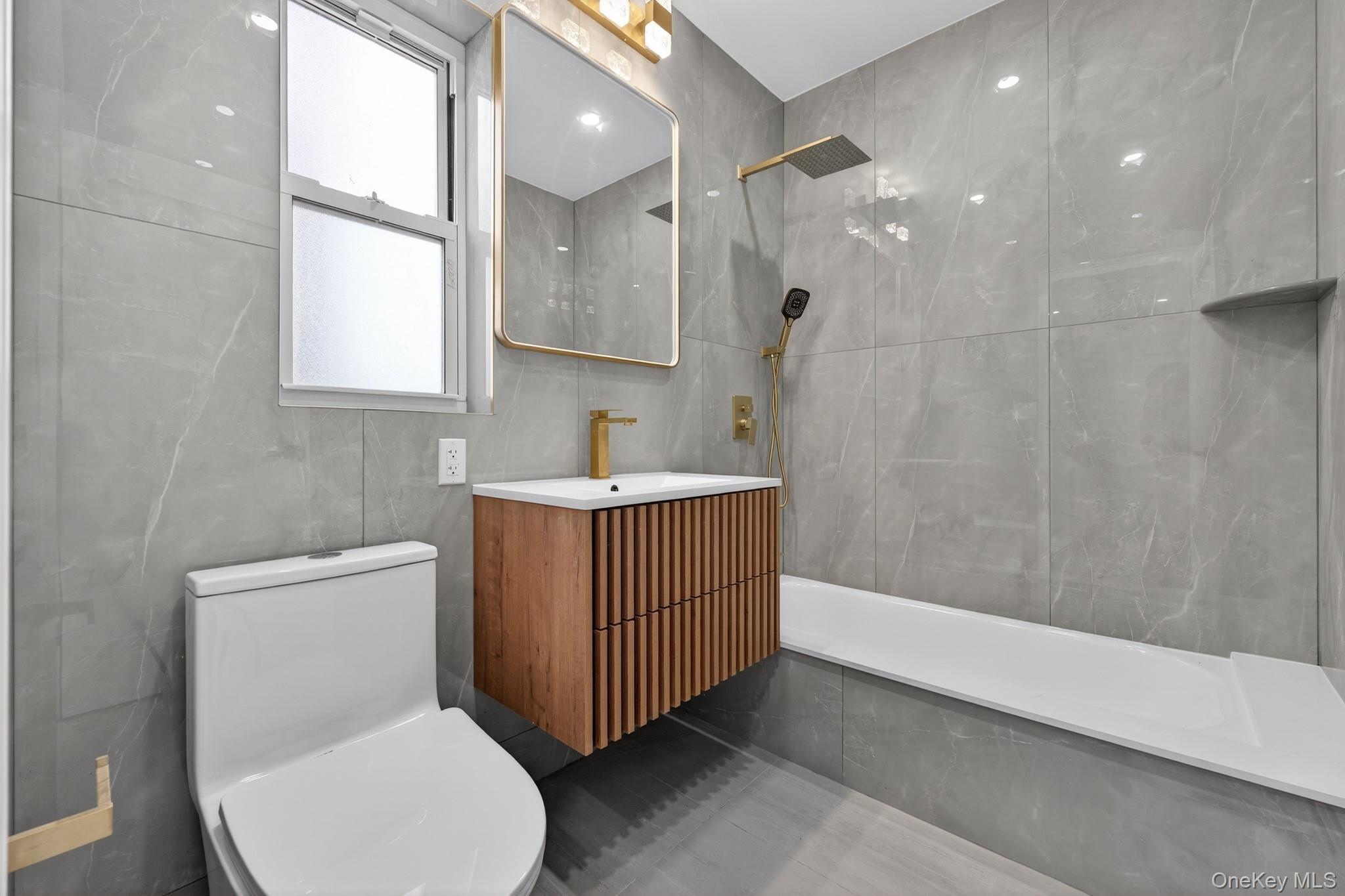 Single Family Murdock Avenue Bronx, NY 10466, MLS-1002937-9