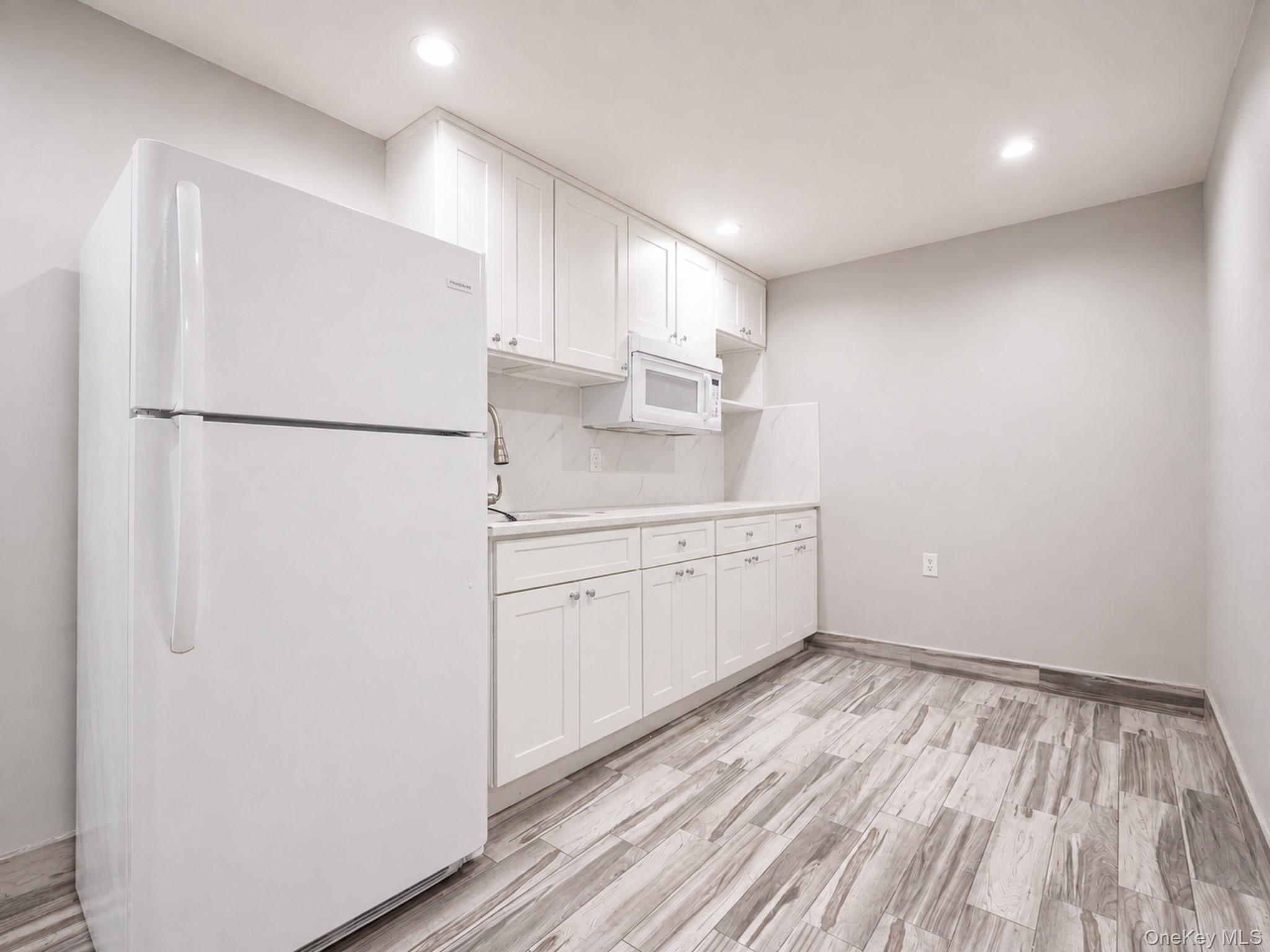Single Family Saunders Street Queens, NY 11374, MLS-1002979-13