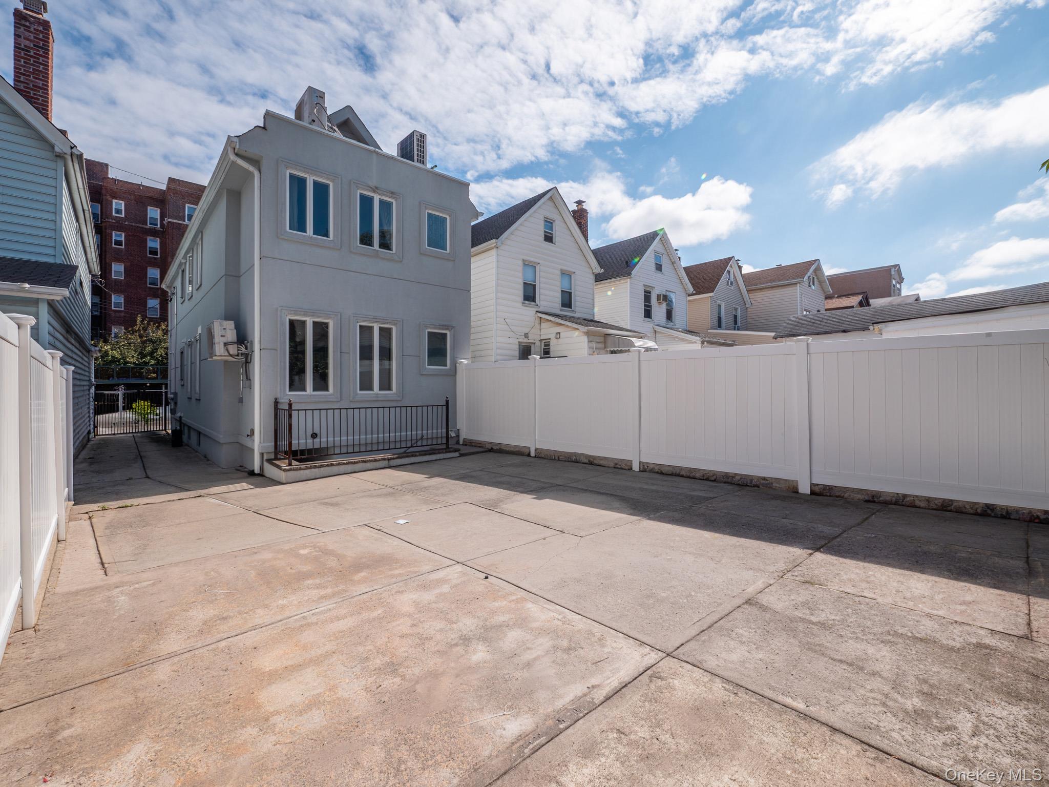 Single Family Saunders Street Queens, NY 11374, MLS-1002979-17