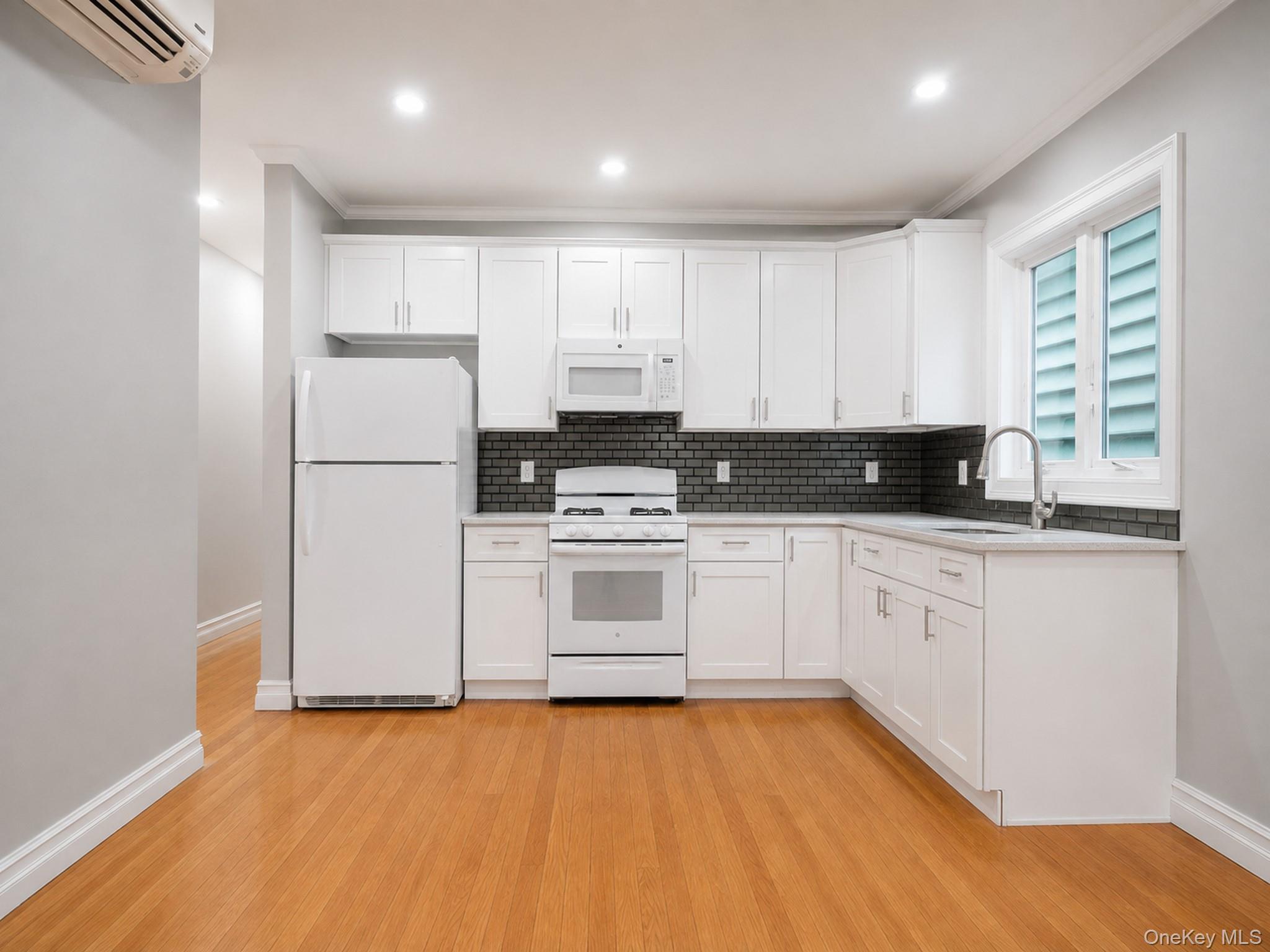 Single Family Saunders Street Queens, NY 11374, MLS-1002979-3