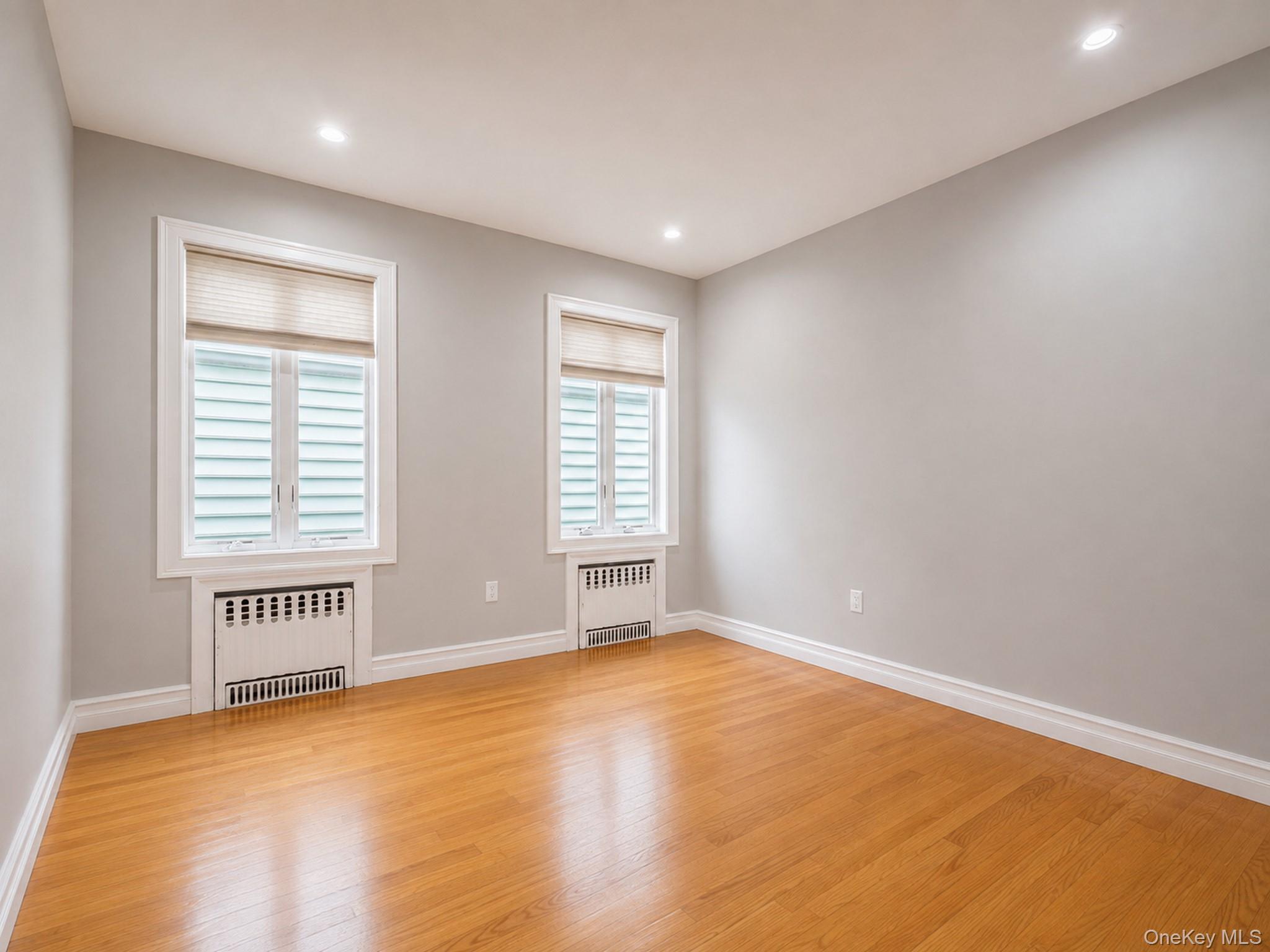 Single Family Saunders Street Queens, NY 11374, MLS-1002979-6