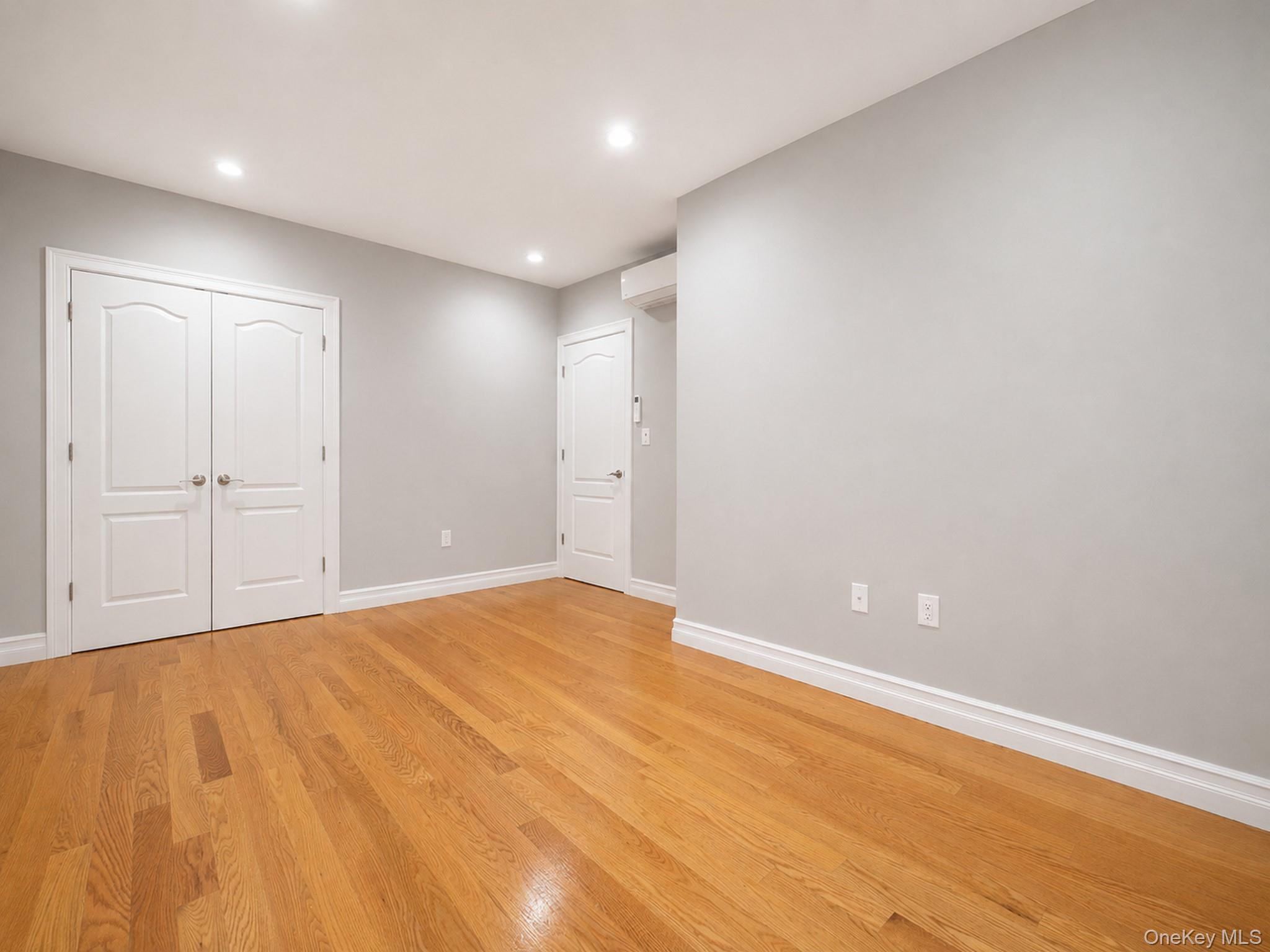 Single Family Saunders Street Queens, NY 11374, MLS-1002979-9