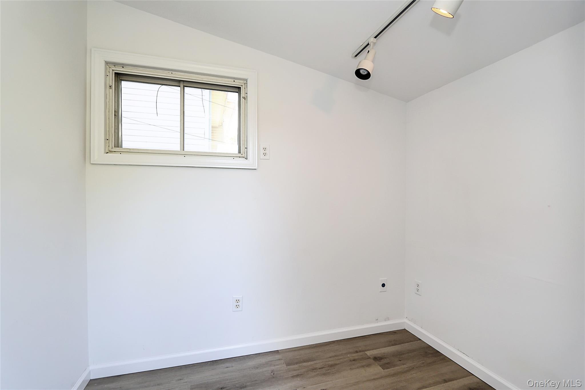Single Family Ronan Road  Nassau County, NY 11542, MLS-1002991-25
