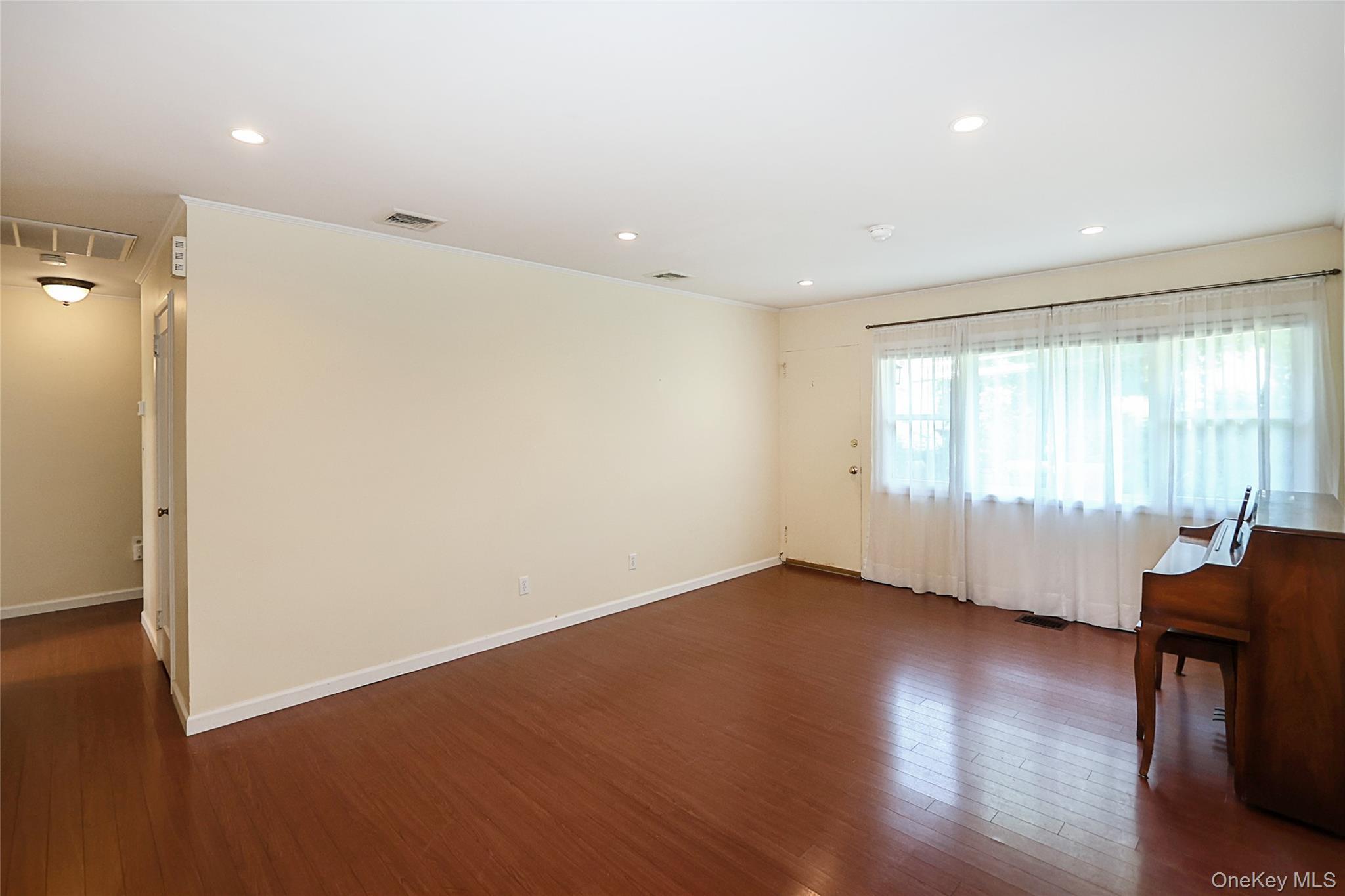Single Family Ronan Road  Nassau County, NY 11542, MLS-1002991-5