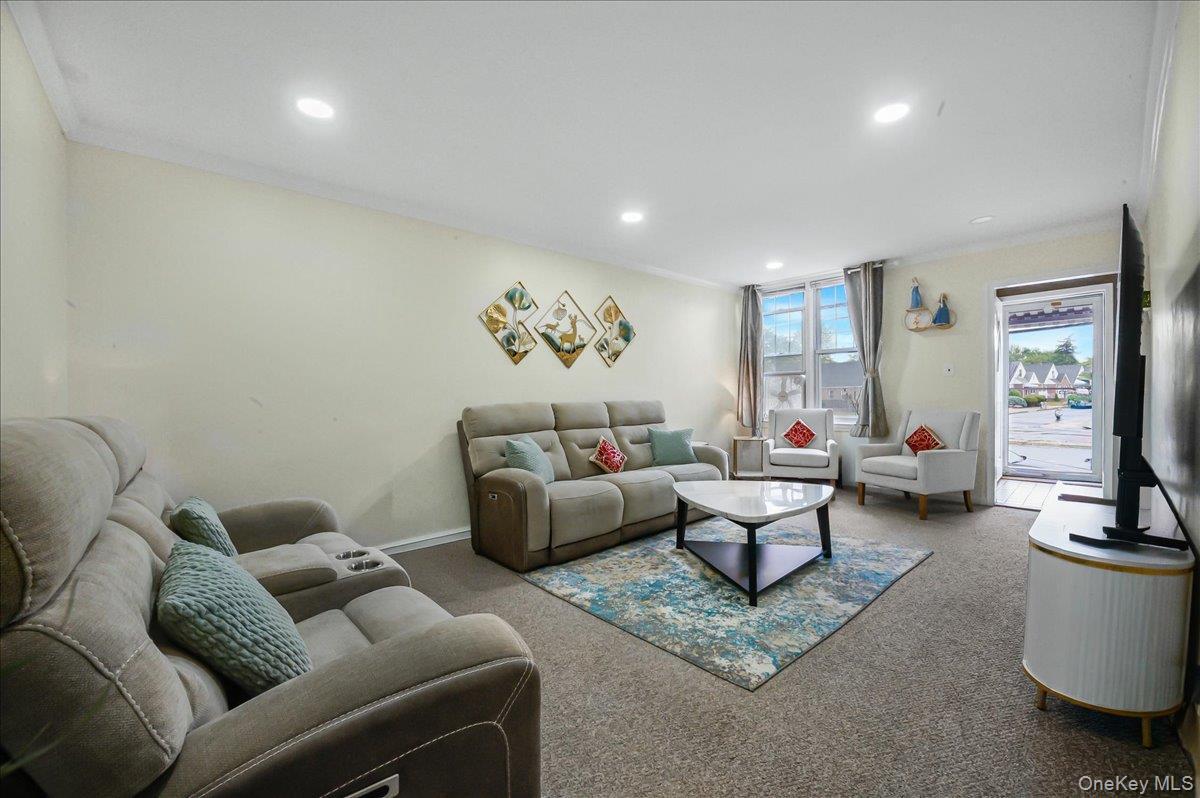 Single Family Little Neck Queens, NY 11001, MLS-1003035-11