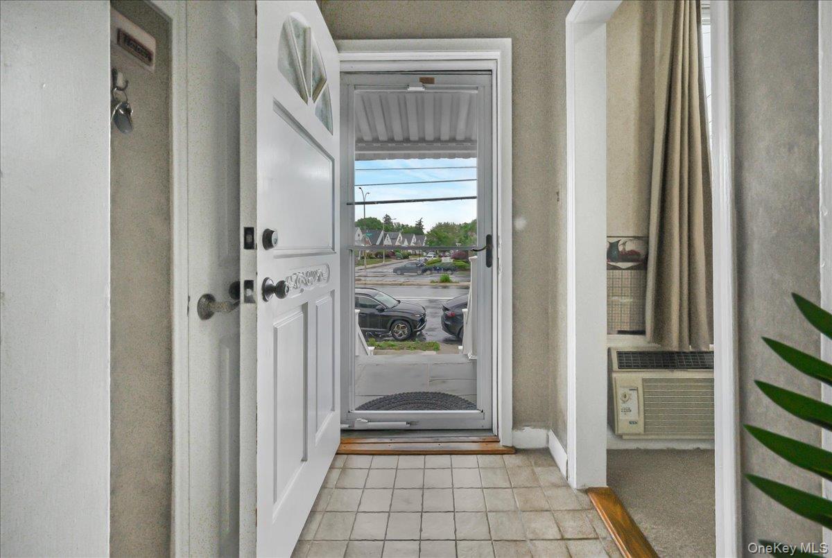 Single Family Little Neck Queens, NY 11001, MLS-1003035-16