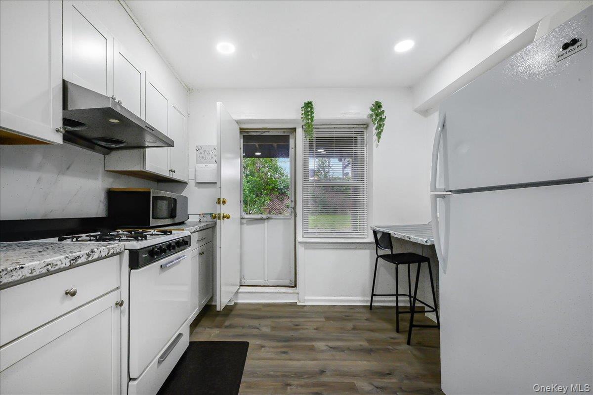 Single Family Little Neck Queens, NY 11001, MLS-1003035-21