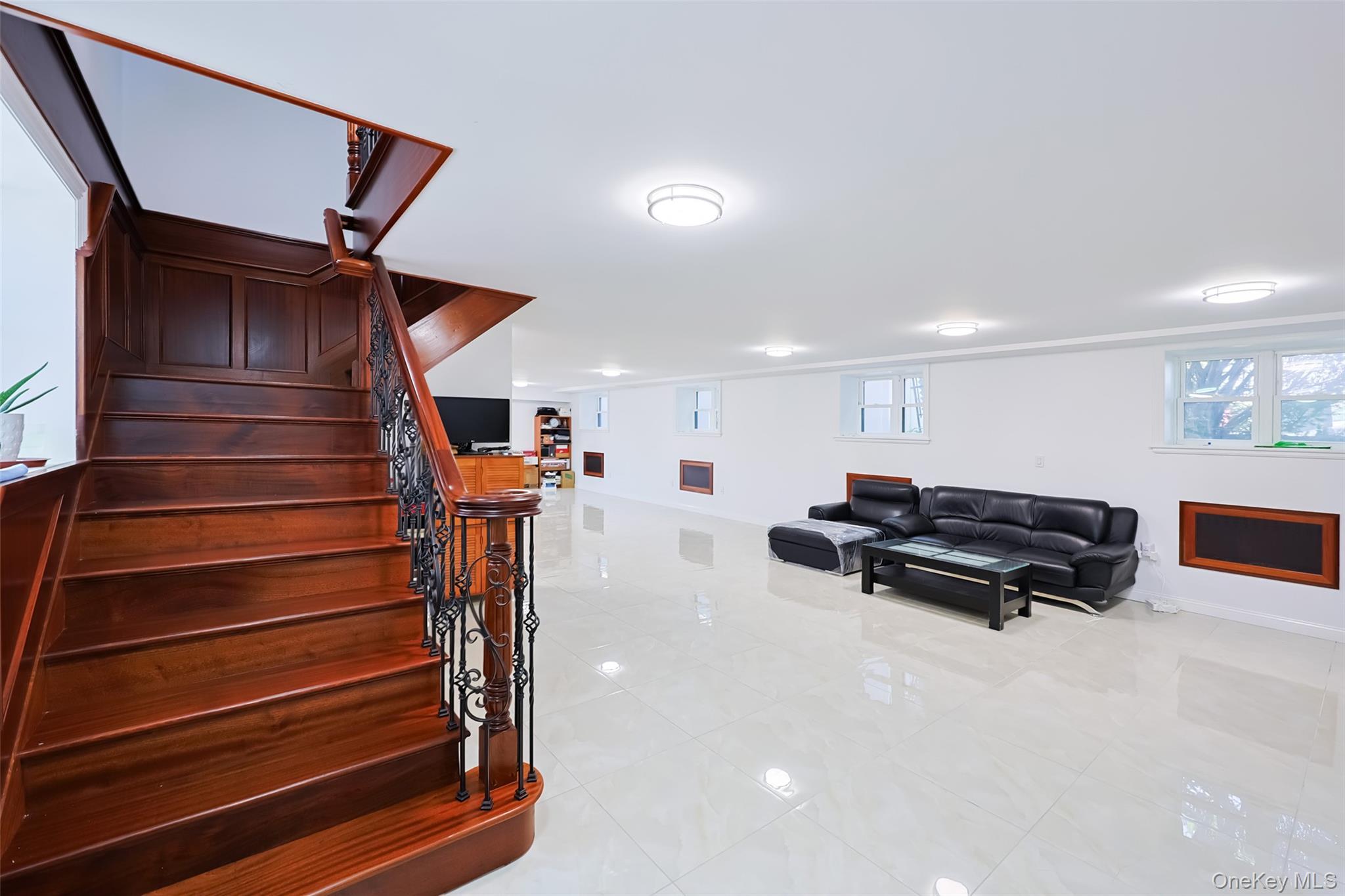 Single Family Francis Lewis Boulevard Queens, NY 11357, MLS-1003103-27