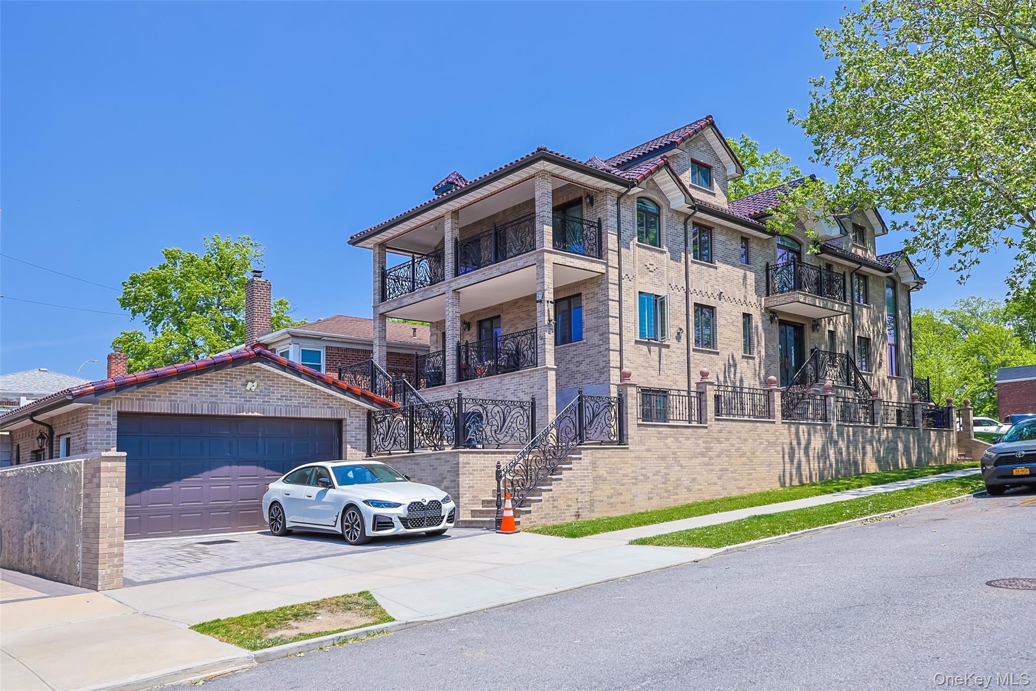 Single Family Francis Lewis Boulevard Queens, NY 11357, MLS-1003103-47