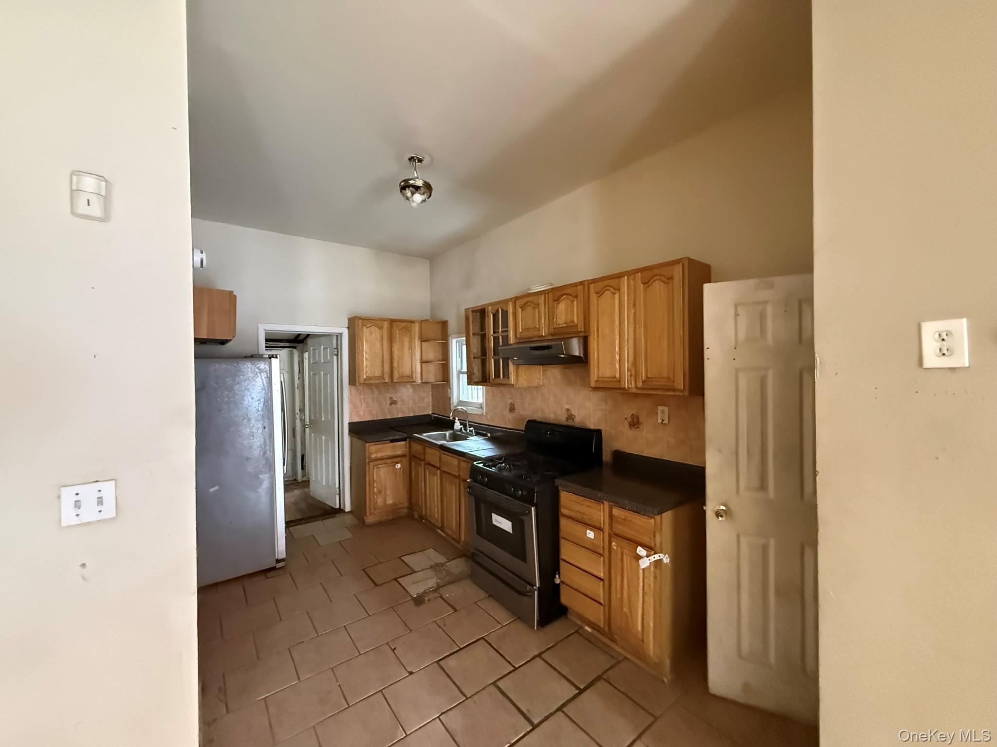 Single Family 218th Bronx, NY 10467, MLS-1003119-4