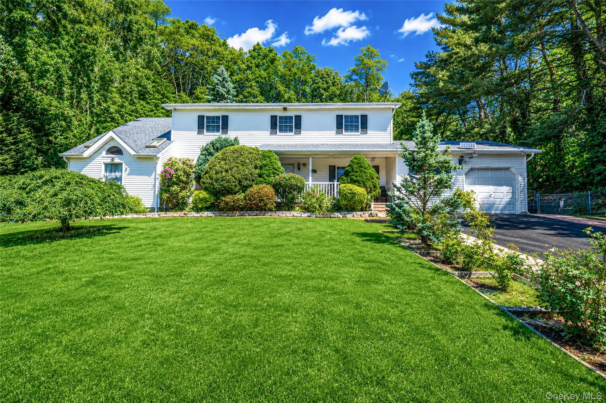 Single Family New Jersey Court Suffolk County, NY 11746, MLS-1003129-2
