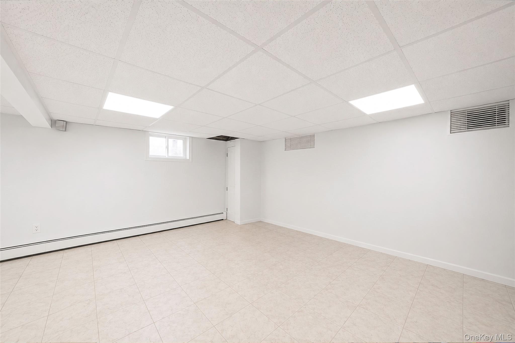 Single Family New Jersey Court Suffolk County, NY 11746, MLS-1003129-36