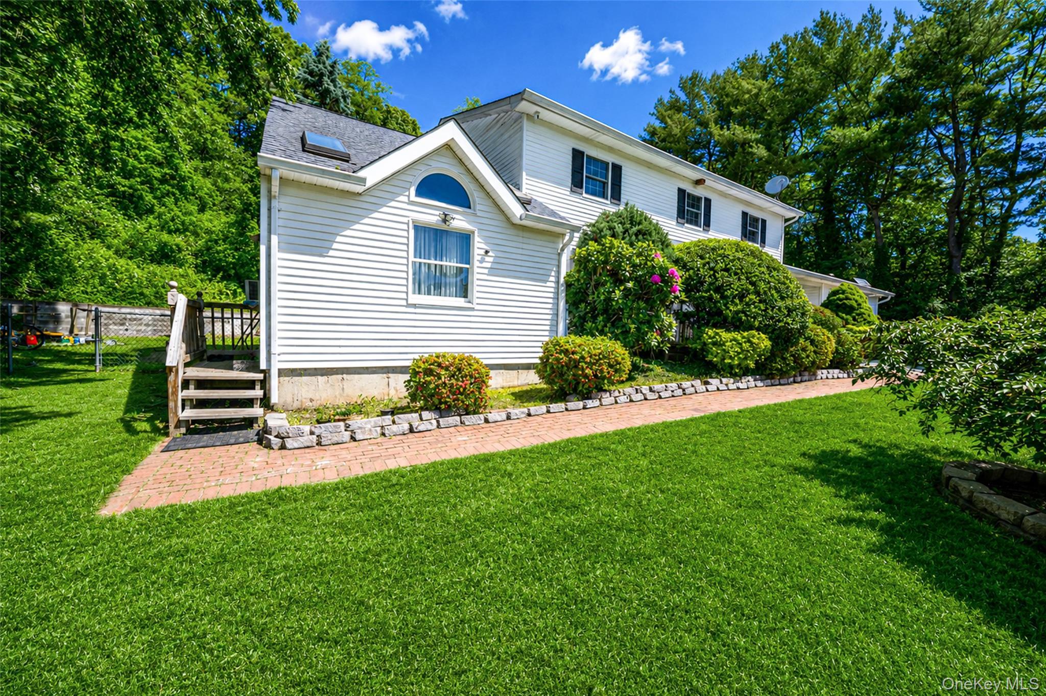 Single Family New Jersey Court Suffolk County, NY 11746, MLS-1003129-4