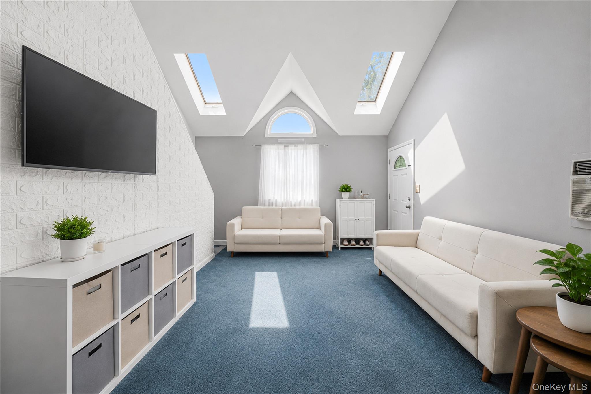 Single Family New Jersey Court Suffolk County, NY 11746, MLS-1003129-41