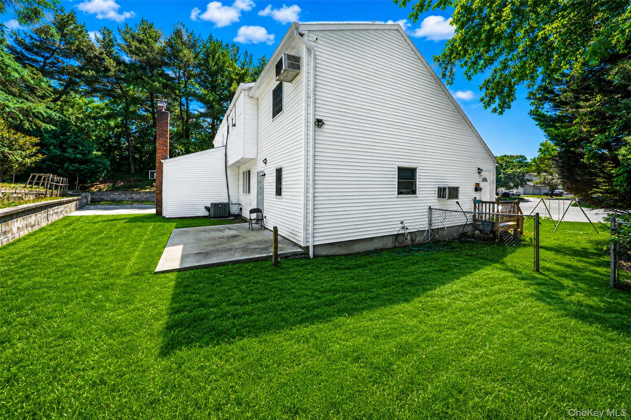 Single Family New Jersey Court Suffolk County, NY 11746, MLS-1003129-47