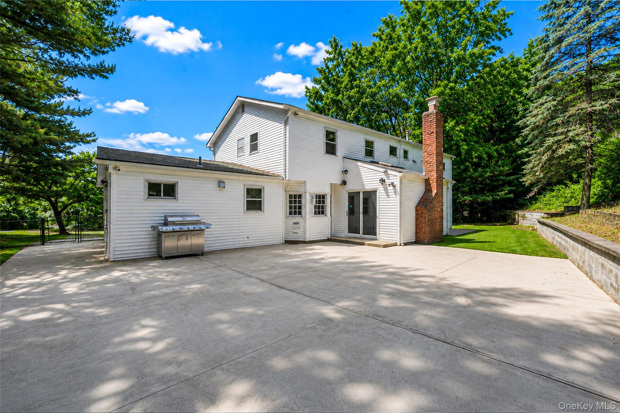 Single Family New Jersey Court Suffolk County, NY 11746, MLS-1003129-48