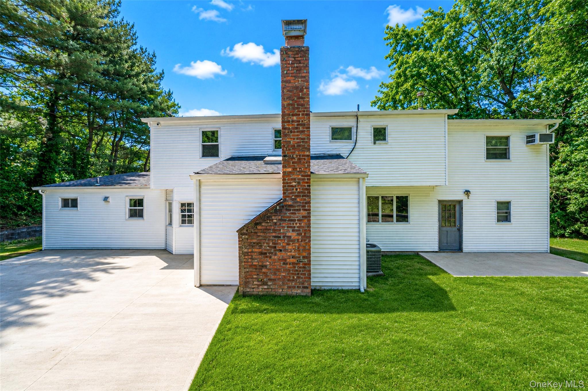 Single Family New Jersey Court Suffolk County, NY 11746, MLS-1003129-49