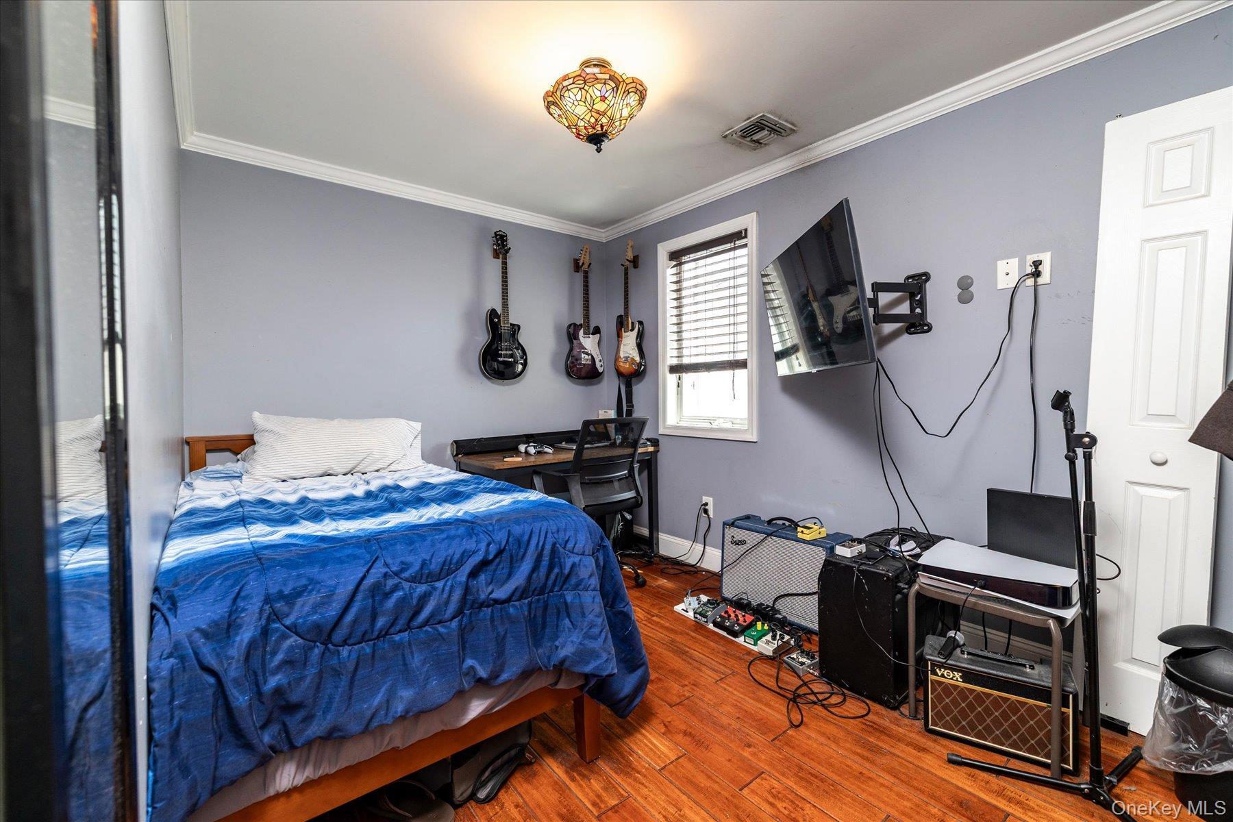Single Family Royal Avenue Nassau County, NY 11572, MLS-1003172-14