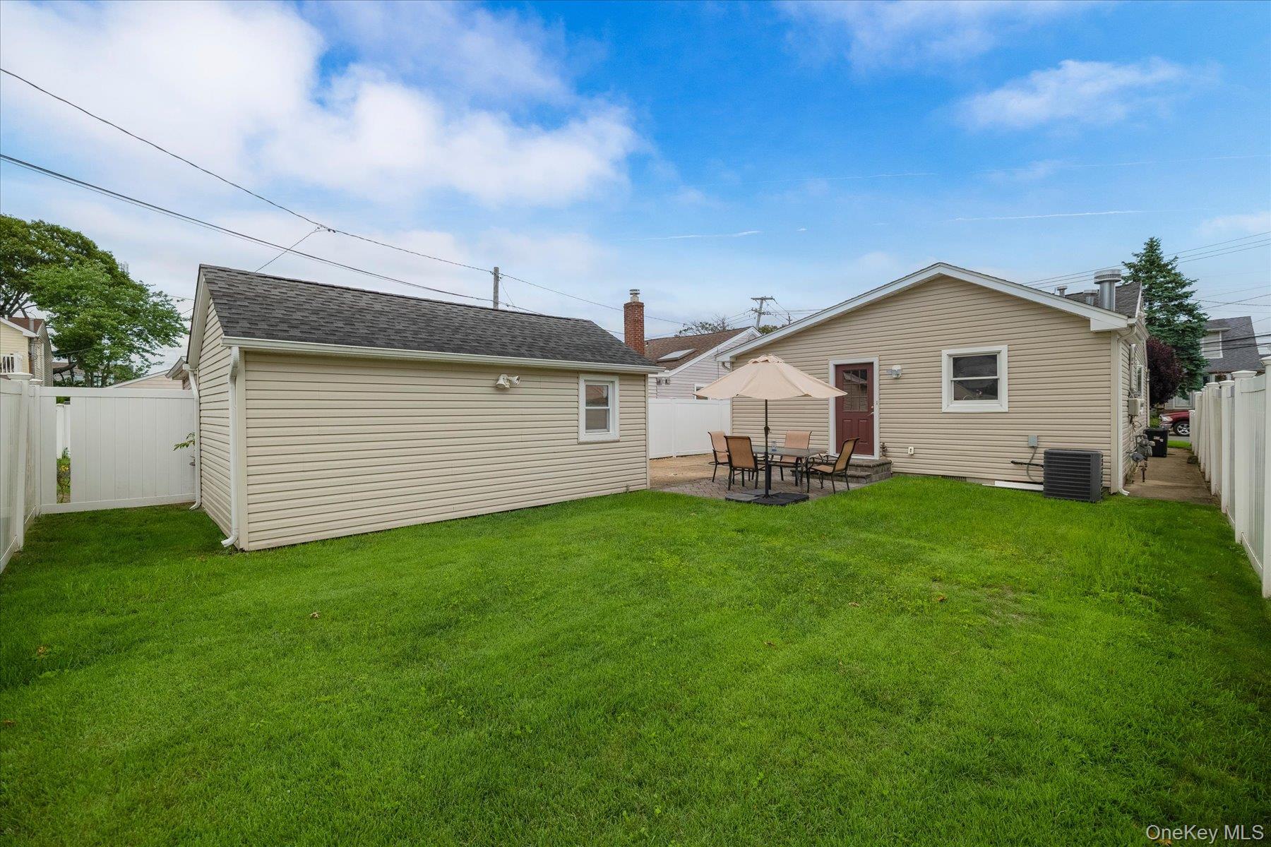 Single Family Royal Avenue Nassau County, NY 11572, MLS-1003172-18