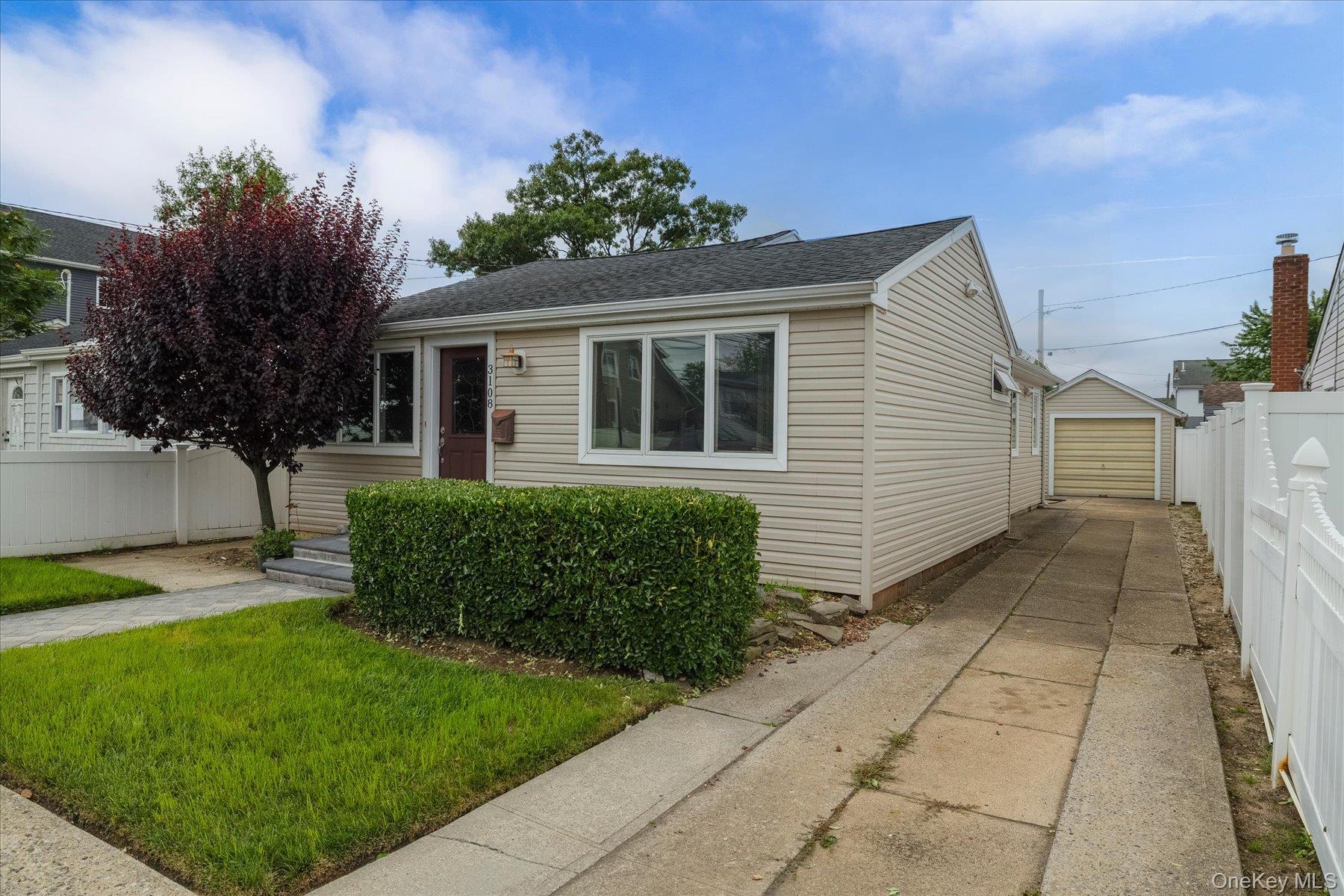 Single Family Royal Avenue Nassau County, NY 11572, MLS-1003172-2