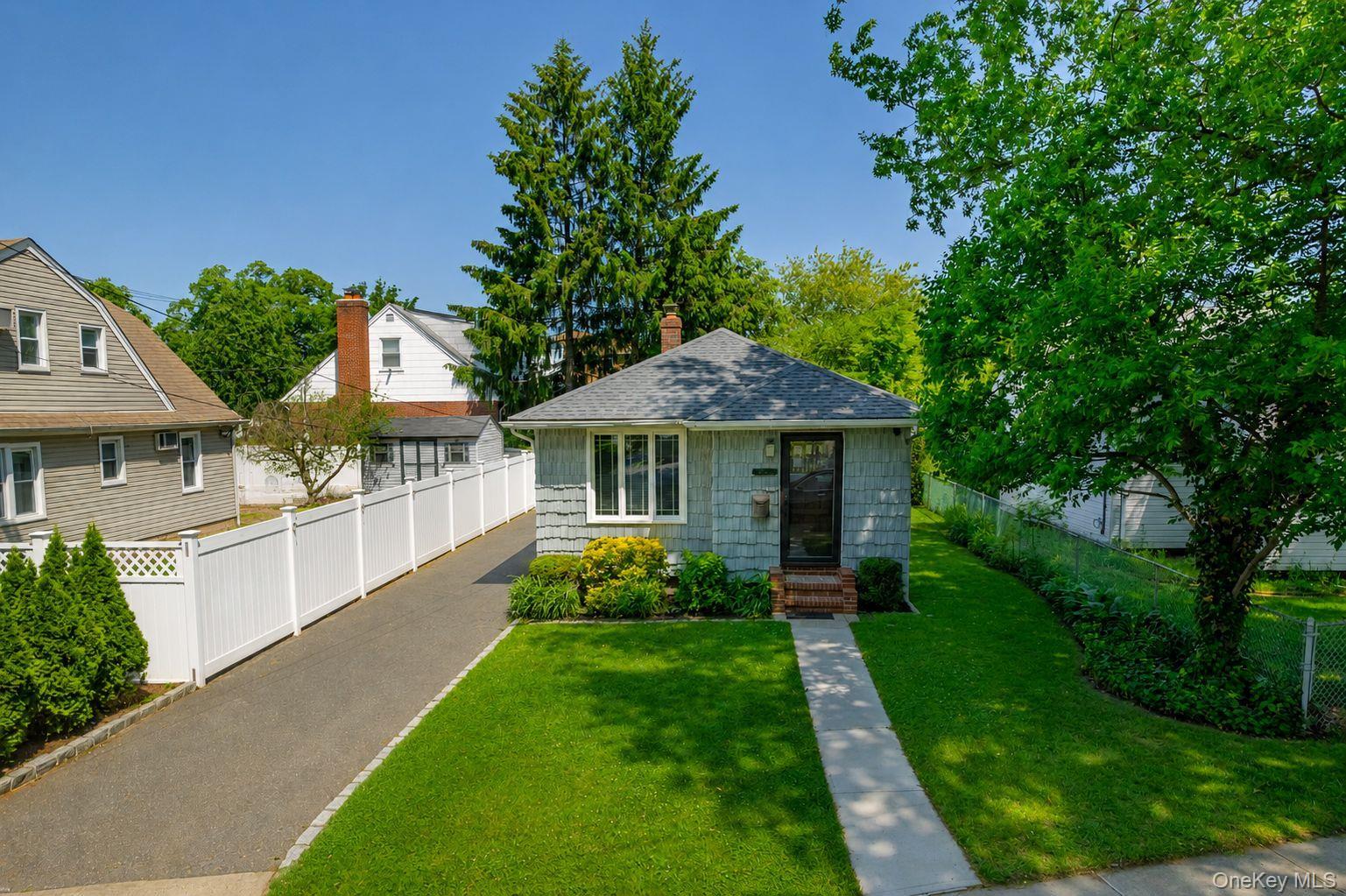 Single Family Williston Queens, NY 11001, MLS-1003182-2
