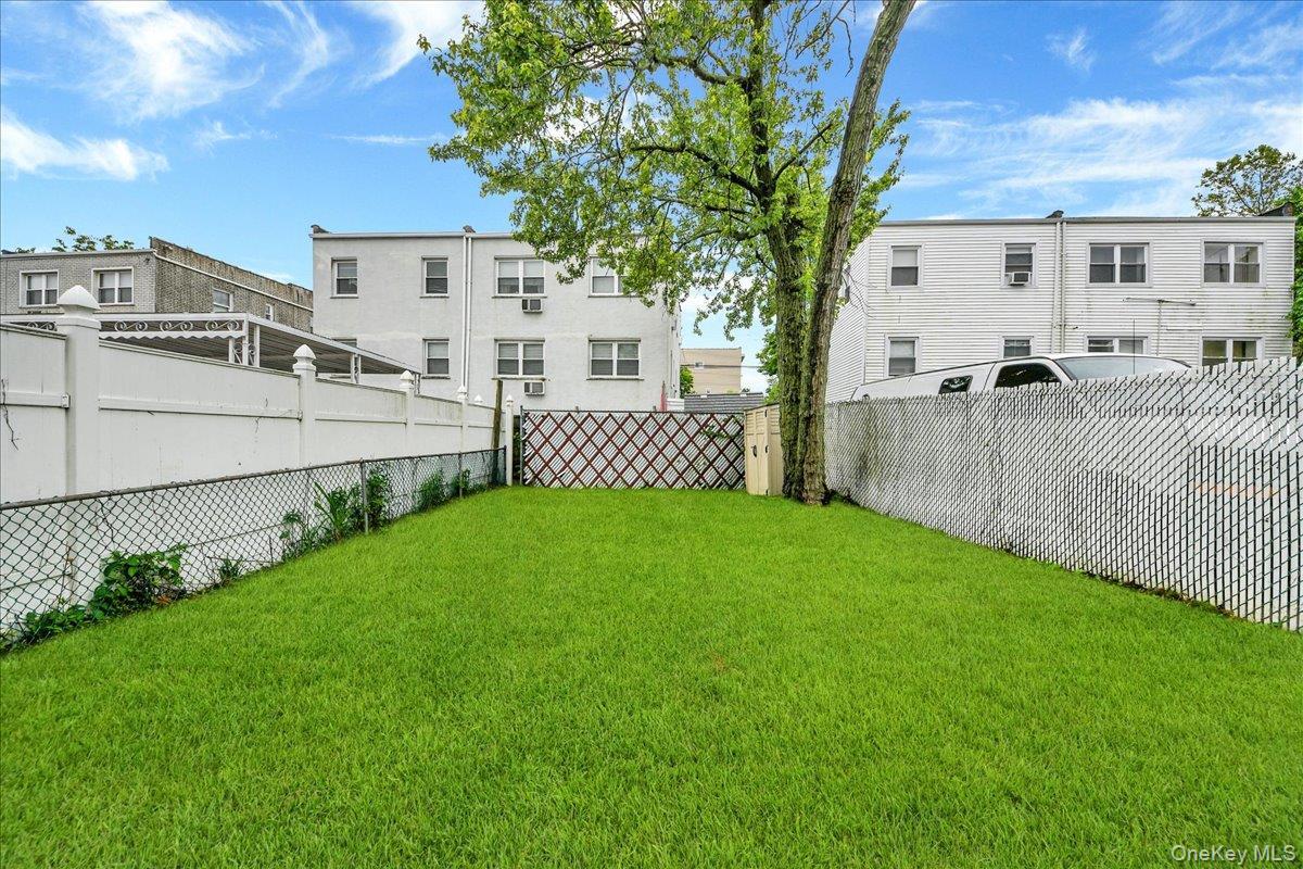 Single Family Harding Avenue Bronx, NY 10465, MLS-1003212-22