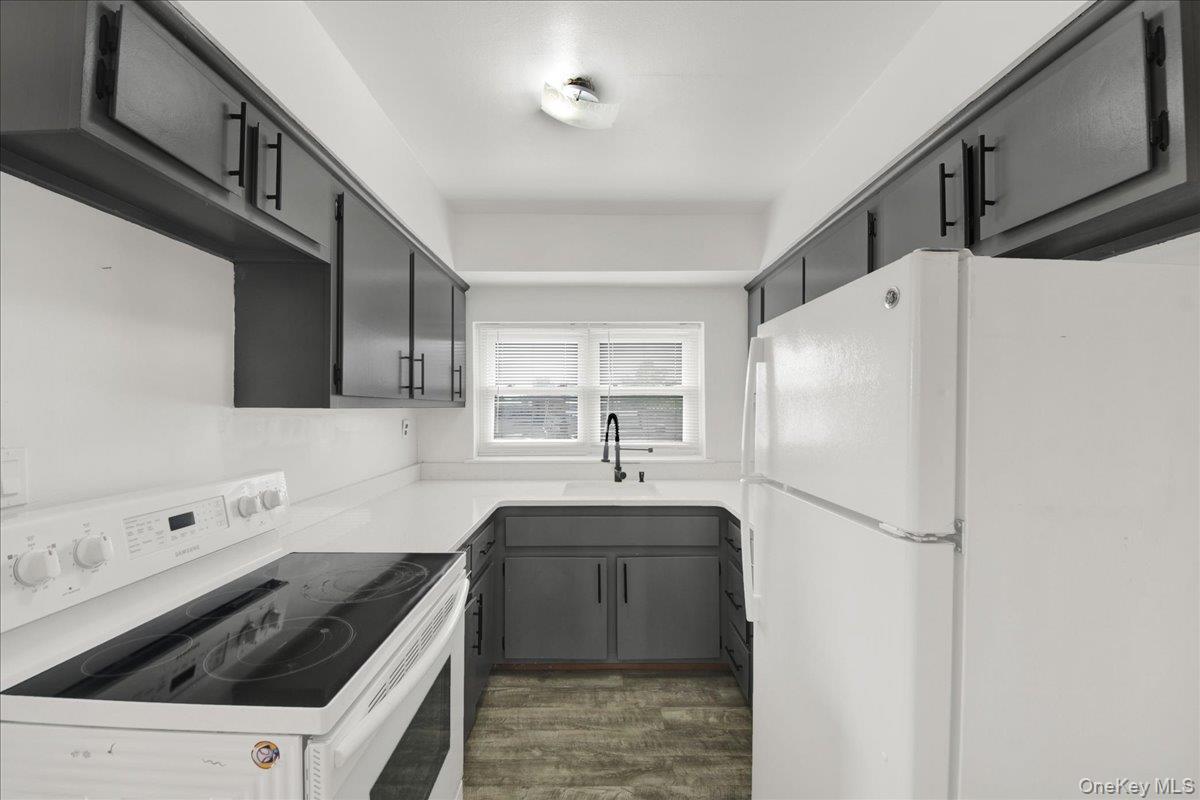 Single Family Harding Avenue Bronx, NY 10465, MLS-1003212-30