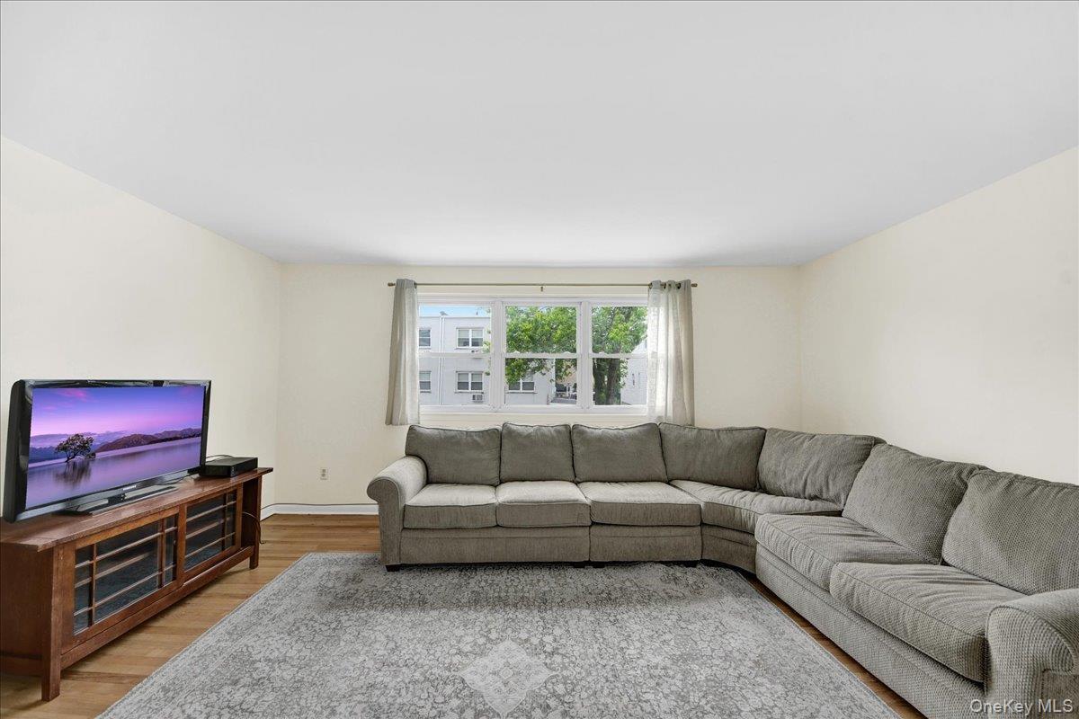 Single Family Harding Avenue Bronx, NY 10465, MLS-1003212-9