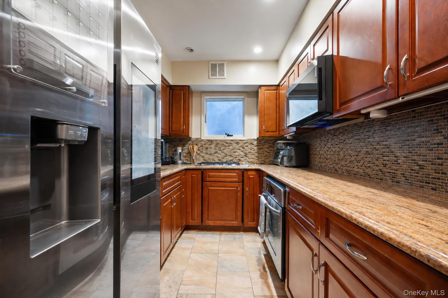 Single Family Harper Avenue Bronx, NY 10466, MLS-1003233-2