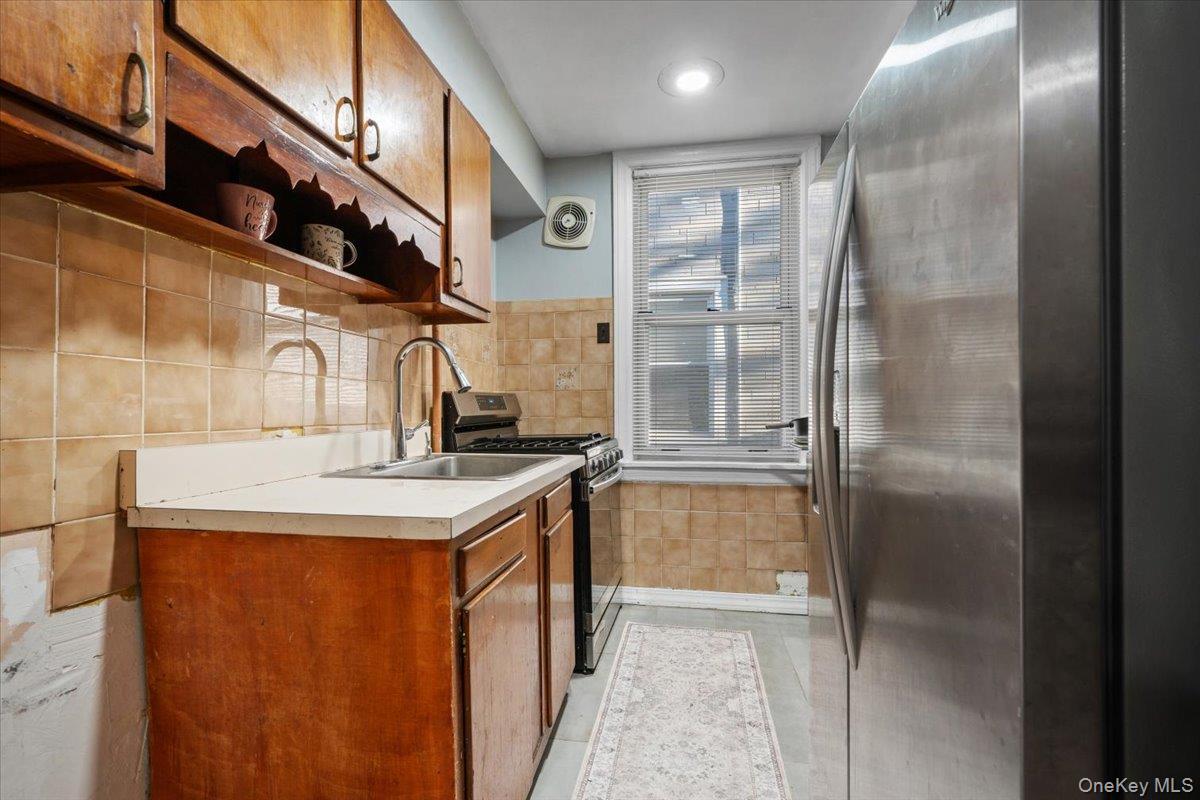 Single Family Harper Avenue Bronx, NY 10466, MLS-1003233-6