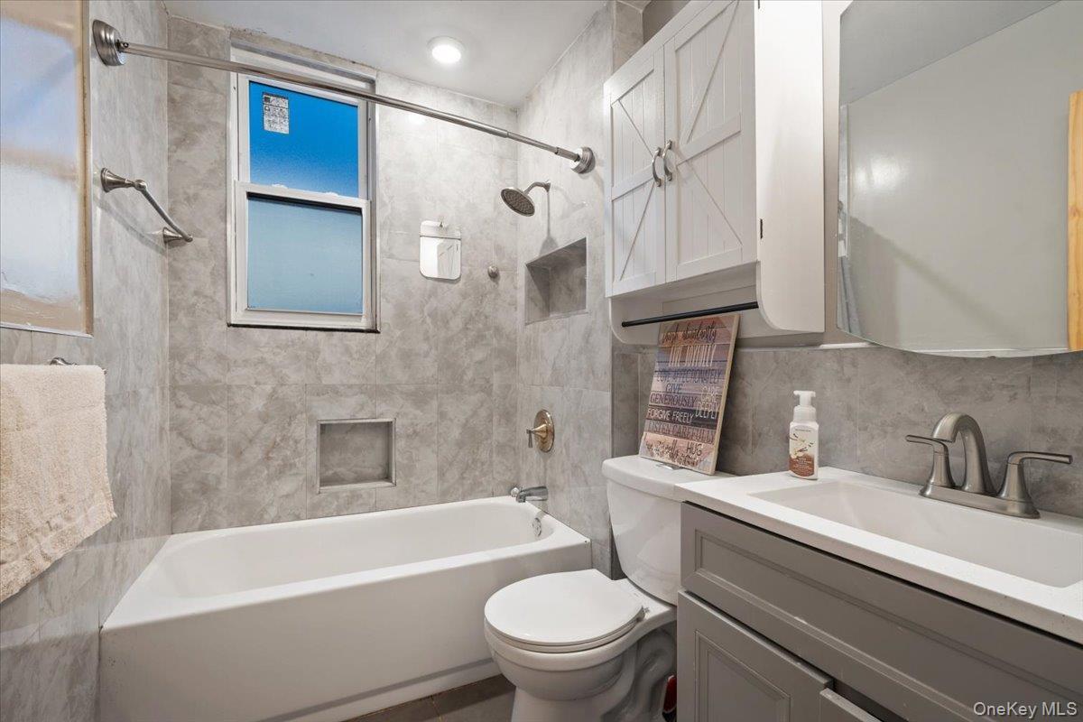 Single Family Harper Avenue Bronx, NY 10466, MLS-1003233-7