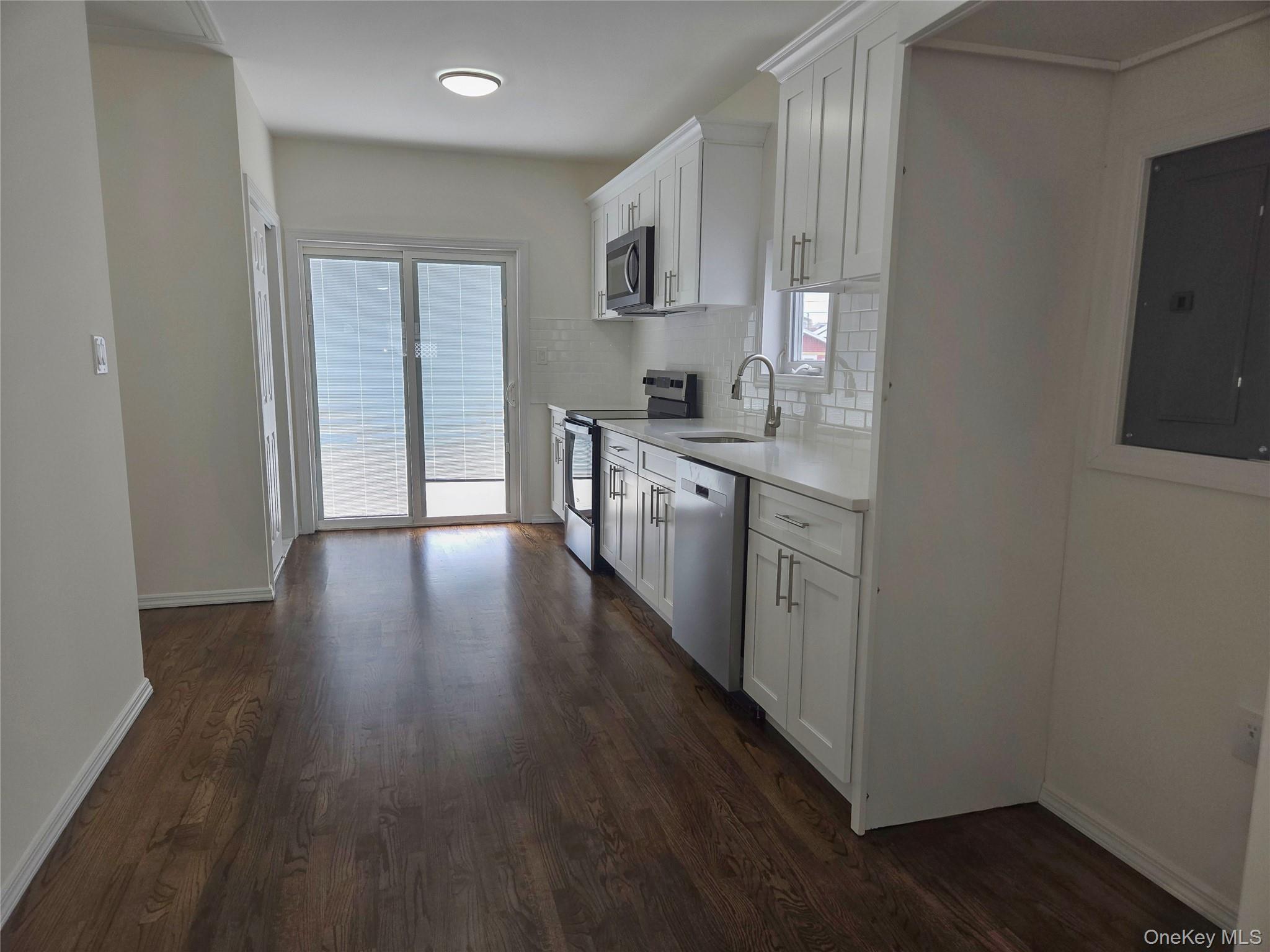 Single Family 10th  Queens, NY 11693, MLS-1003266-15